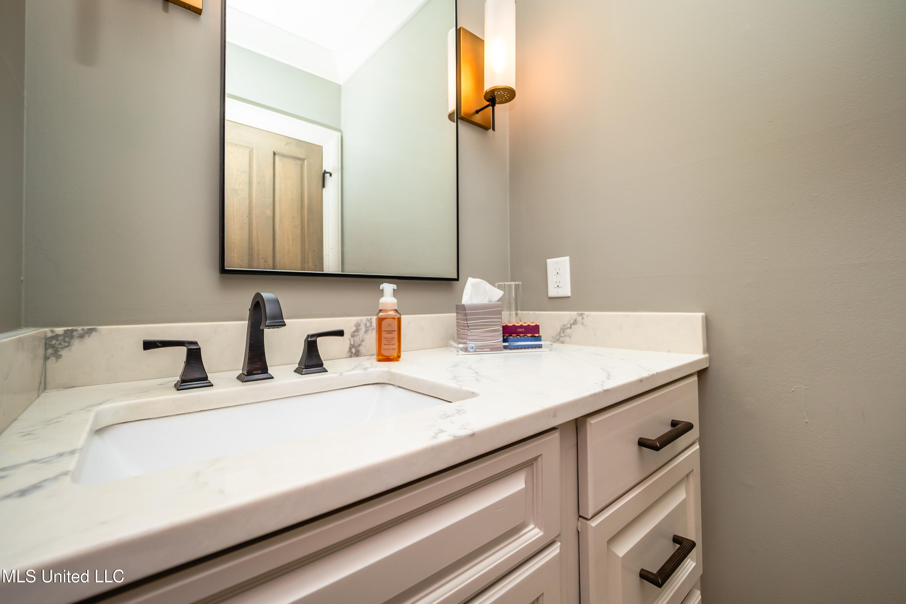420 Saint Andrews Drive #A2-4, Jackson, Mississippi image 11