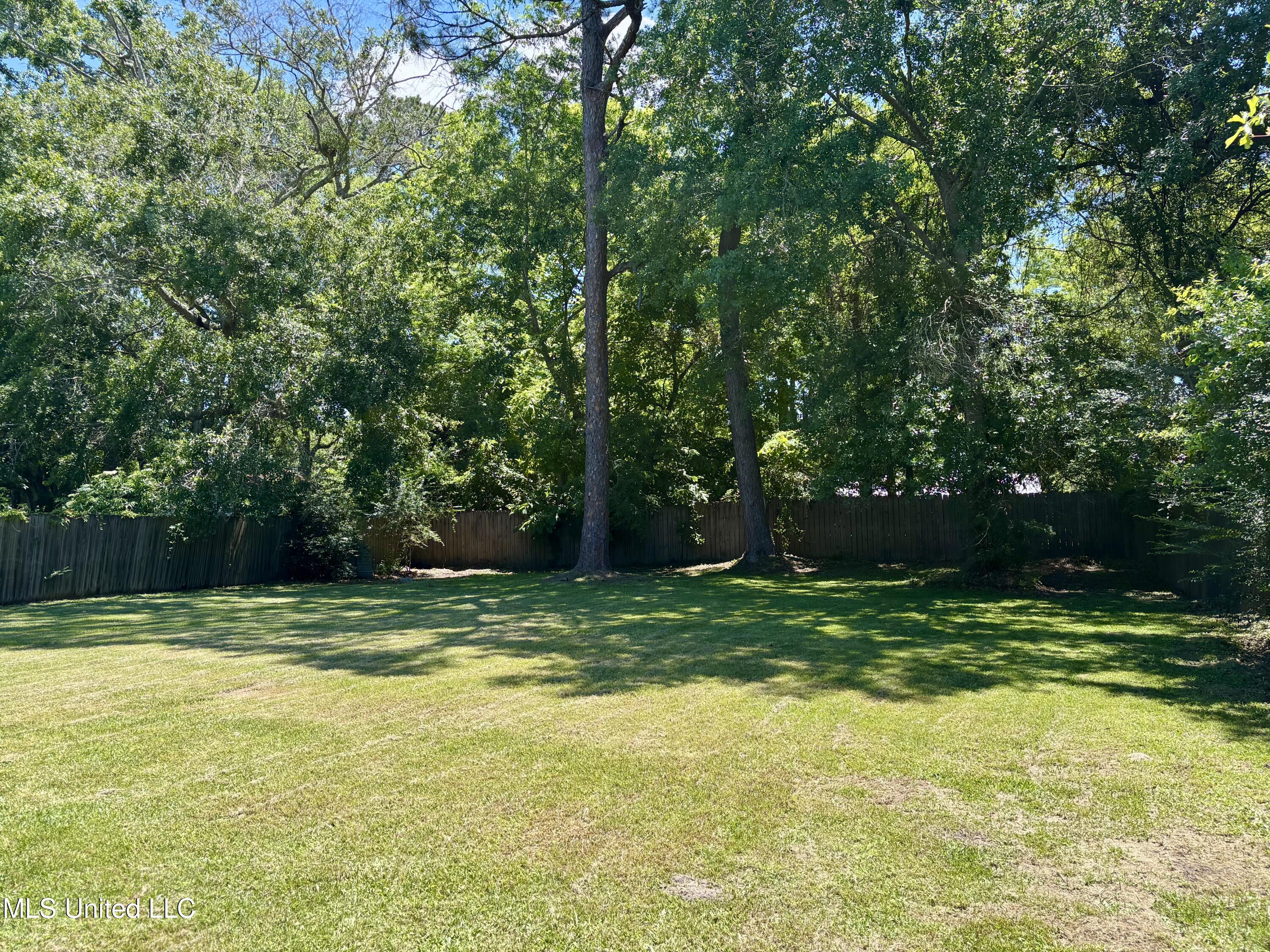 220 Barbara Circle, Ocean Springs, Mississippi image 4