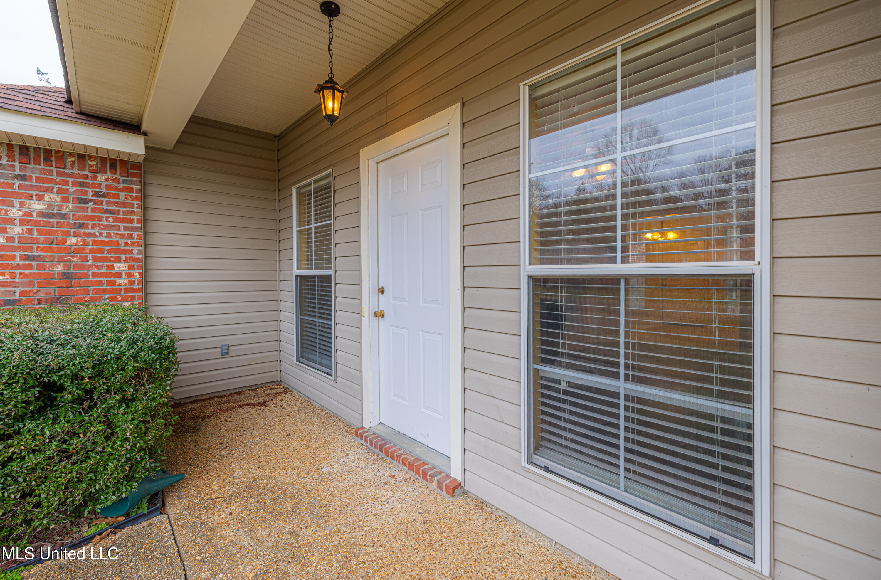 308 Willow Bay Drive, Byram, Mississippi image 4