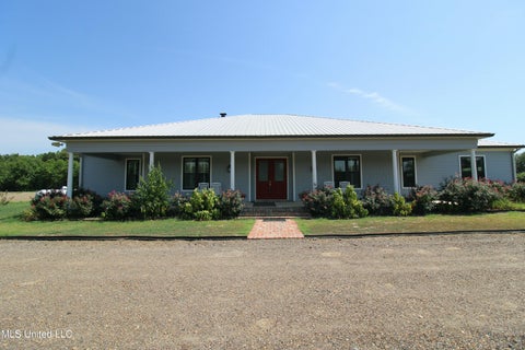 Homes For Sale - 374 Fox Road<br/> Shaw, MS 38773