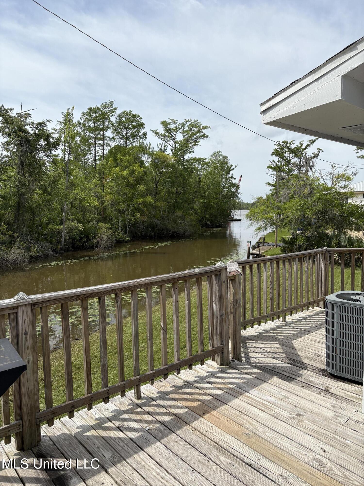 8933 Riverlodge Drive, Moss Point, Mississippi image 7