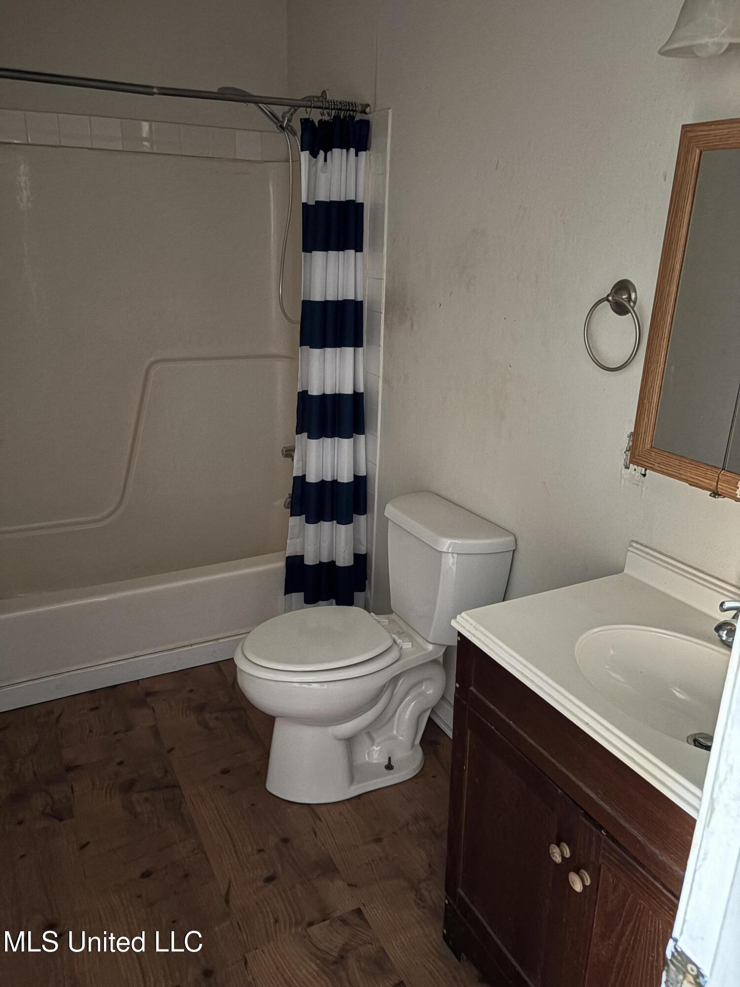 8933 Riverlodge Drive, Moss Point, Mississippi image 16