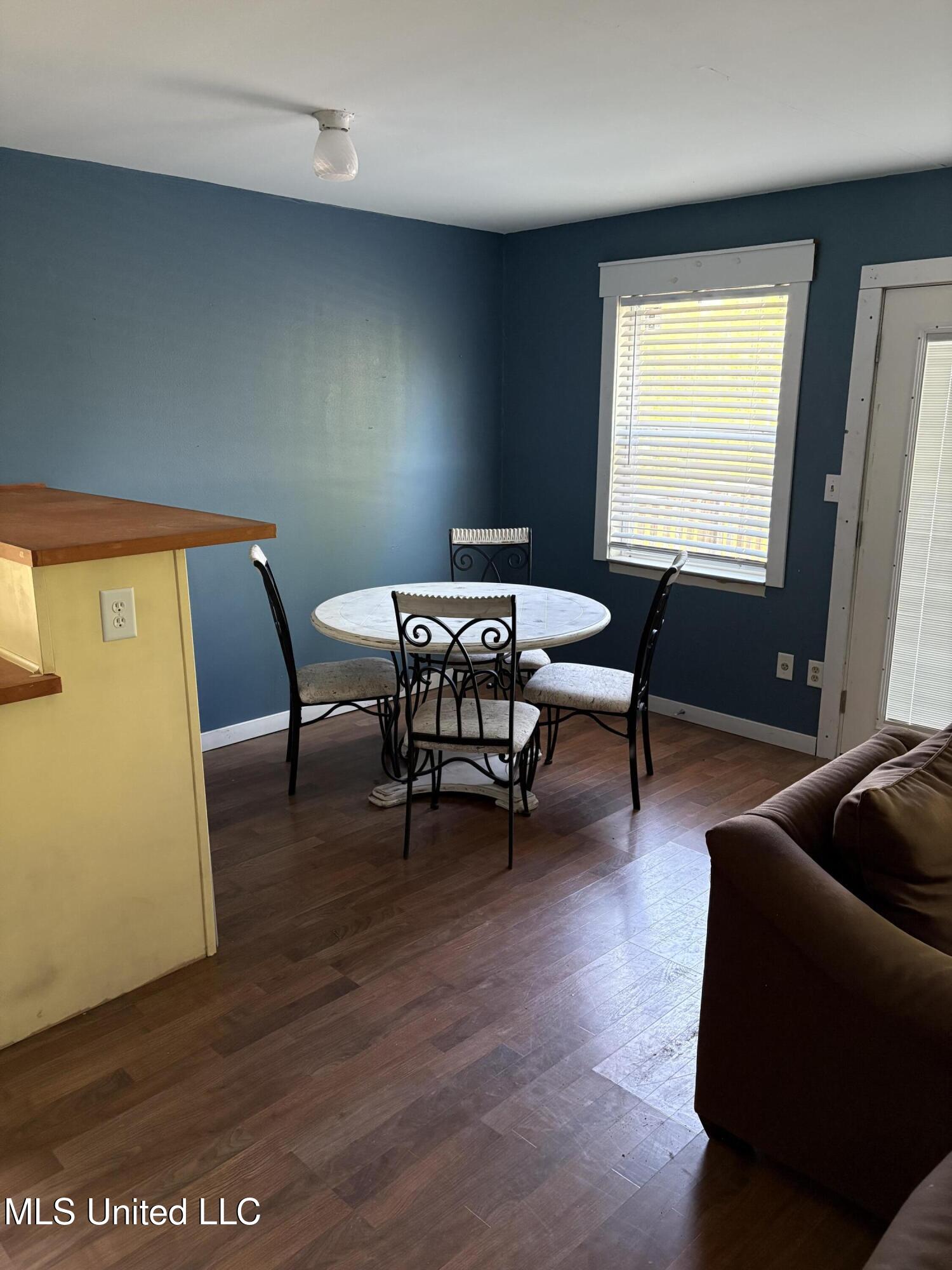 8933 Riverlodge Drive, Moss Point, Mississippi image 12