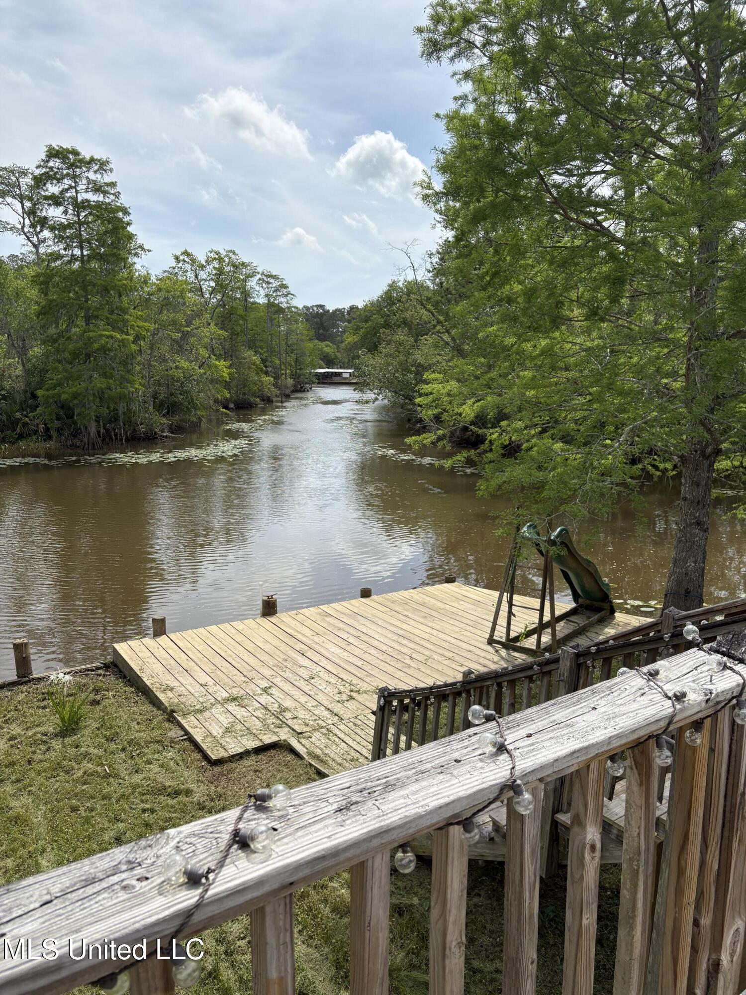 8933 Riverlodge Drive, Moss Point, Mississippi image 9