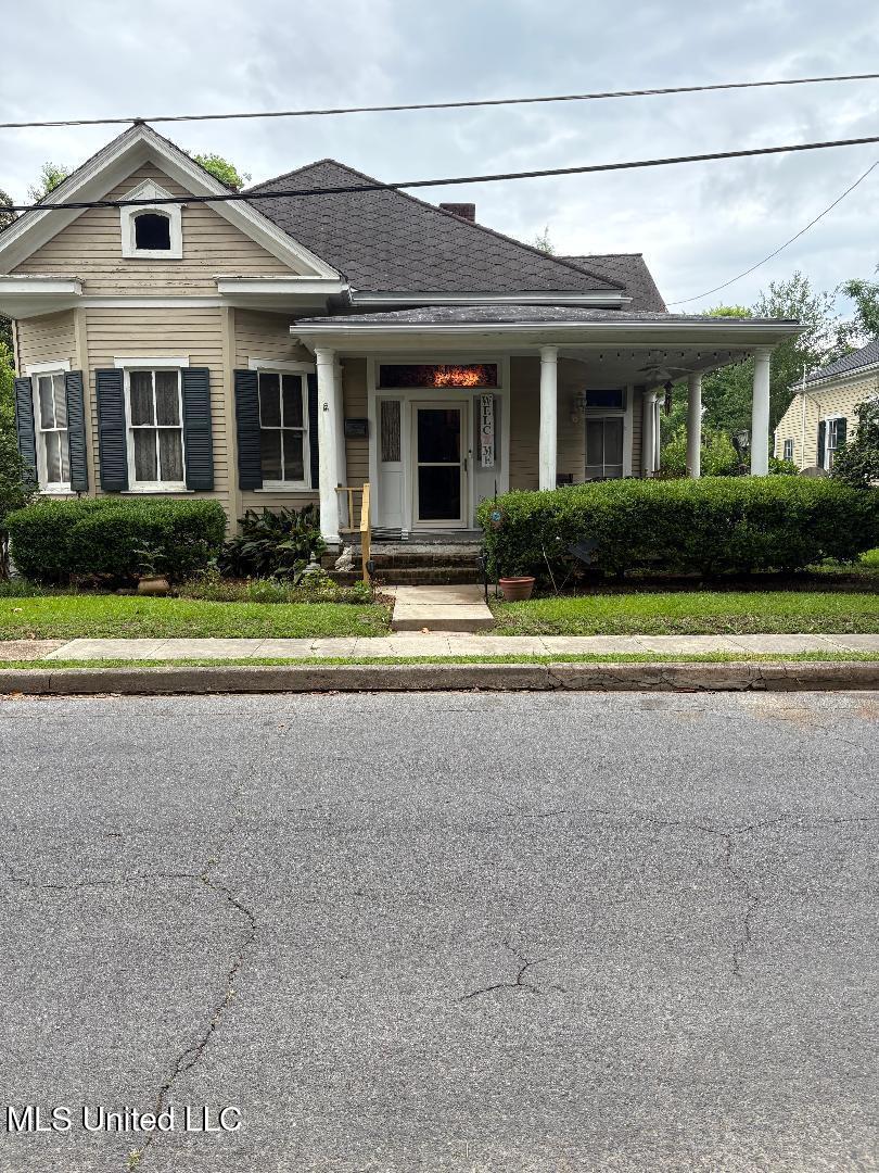 813 Myrtle Avenue, Natchez, Mississippi image 1