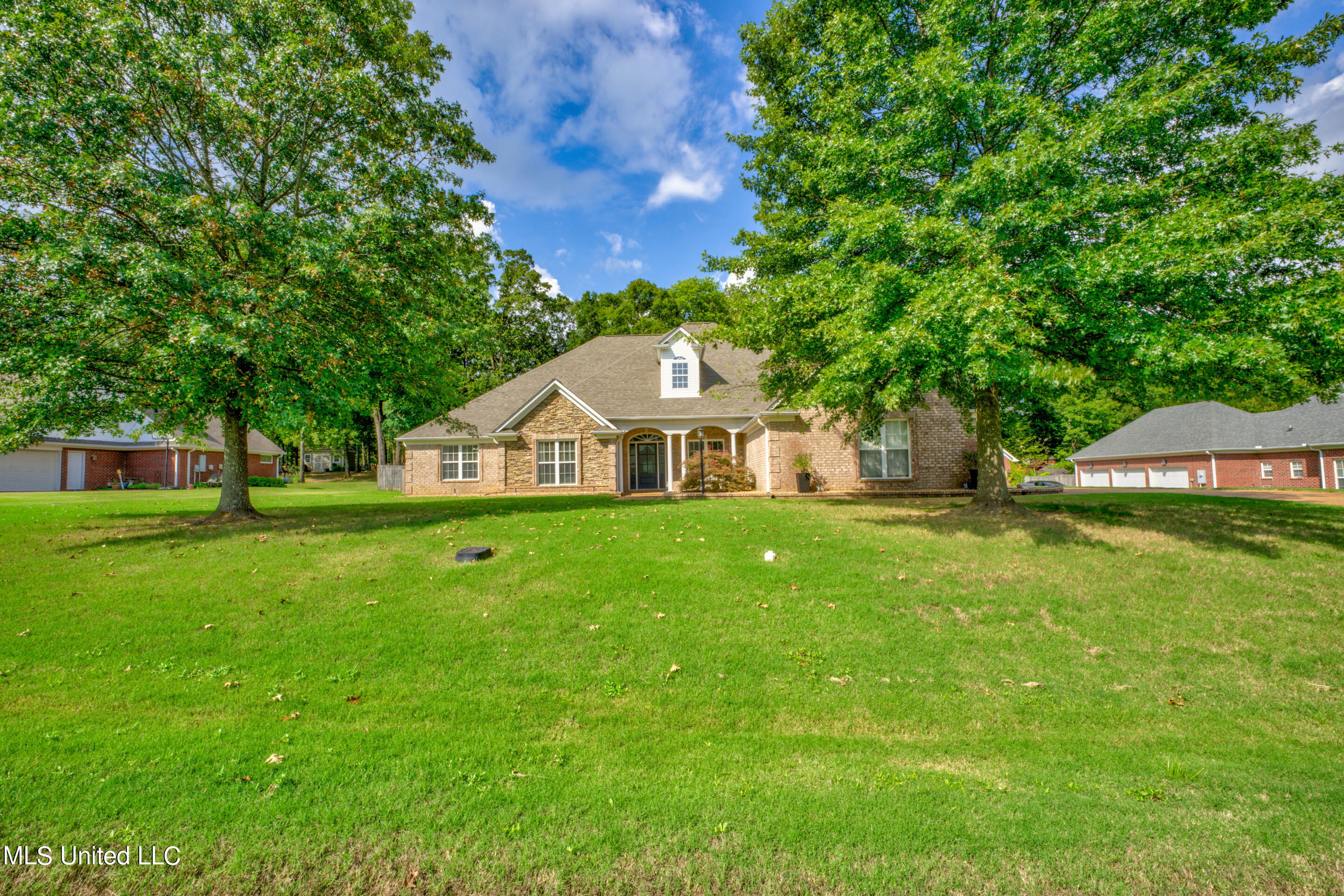 4809 Wesson Heights Drive, Olive Branch, Mississippi image 1