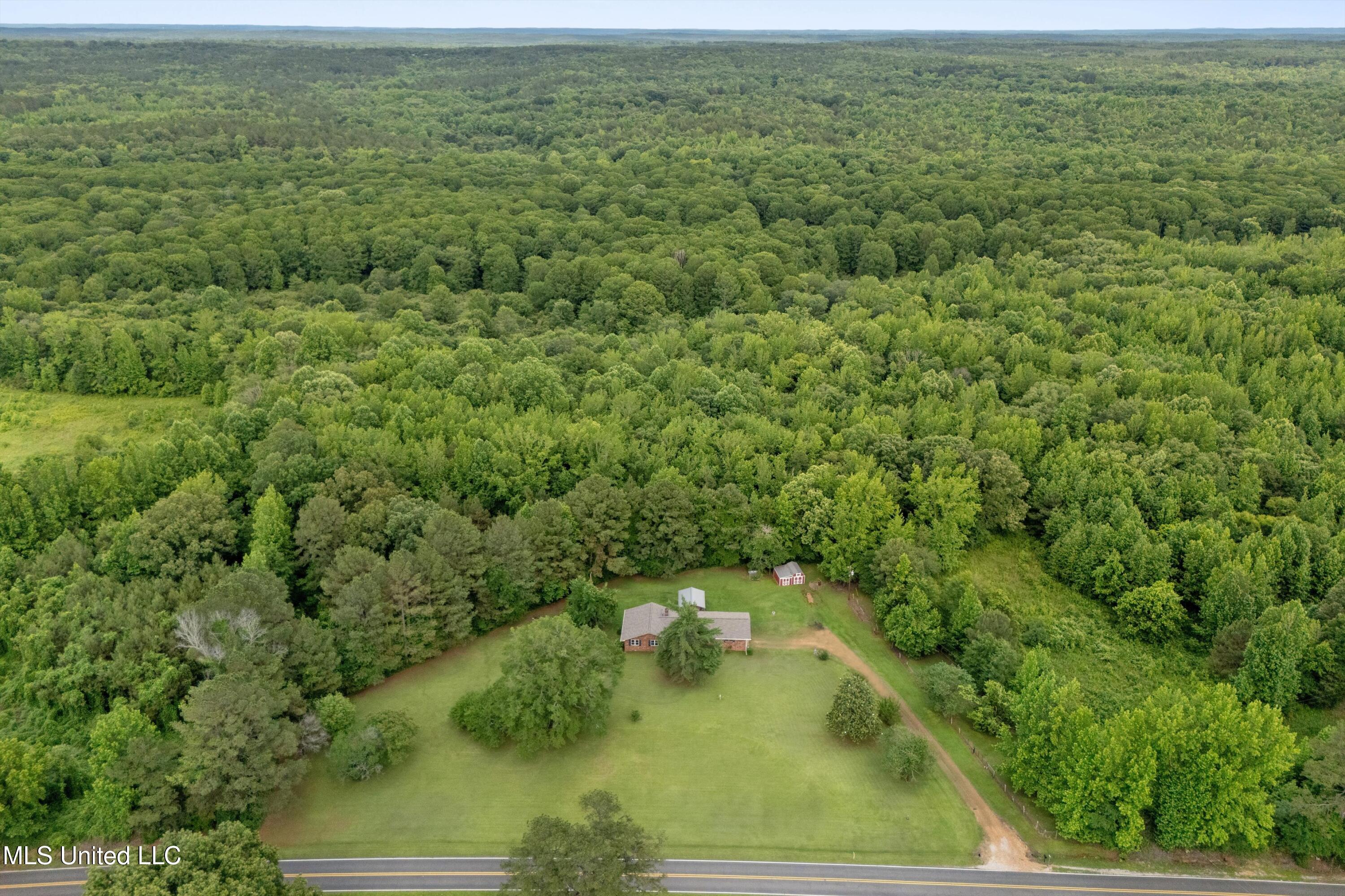 4701 S Old Highway 7 South, Waterford, Mississippi image 32
