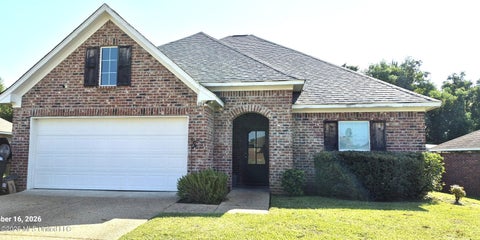 Homes For Sale - 104 Beechwood Circle<br/> Pearl, MS 39208