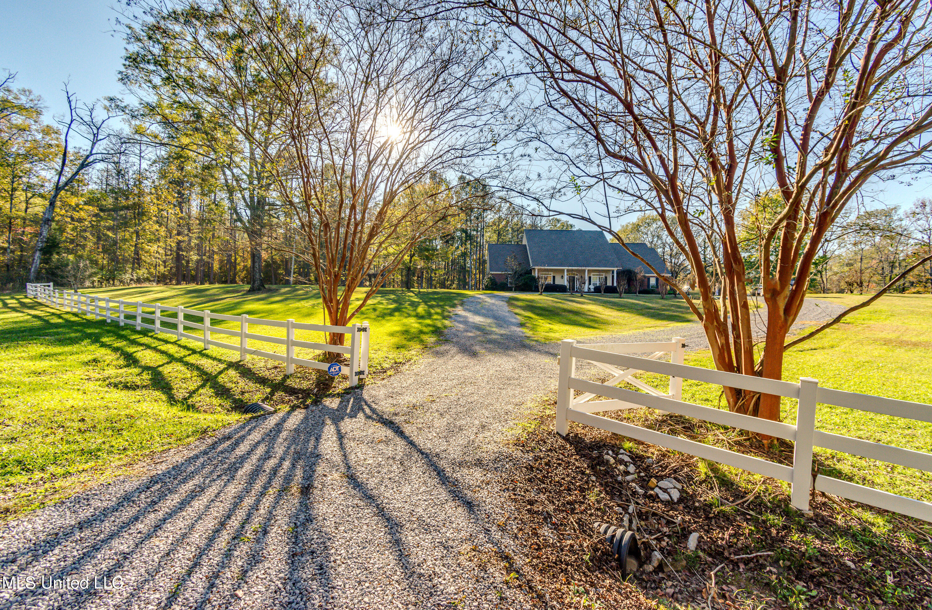 1889 Dulaney Road, Terry, Mississippi image 1