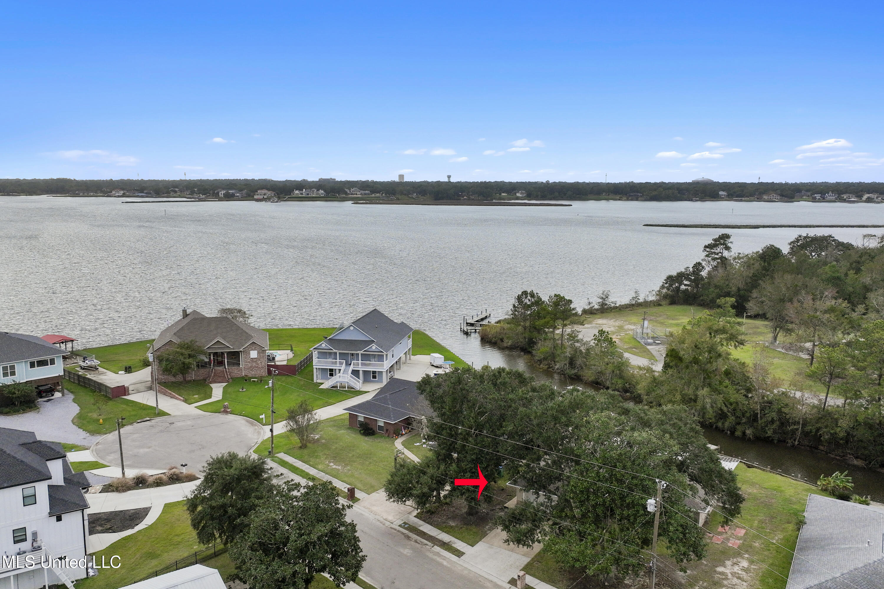 707 Holly Hills Drive, Biloxi, Mississippi image 3