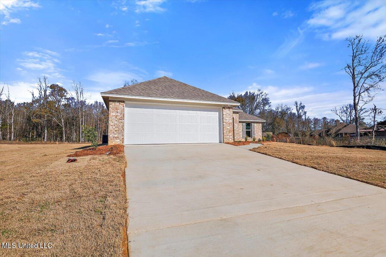 526 Patrick Farms Drive, Pearl, Mississippi image 2