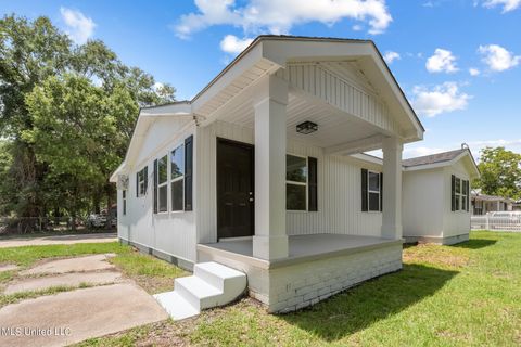 Single Family Residence in Gulfport MS 2101 41st Avenue.jpg