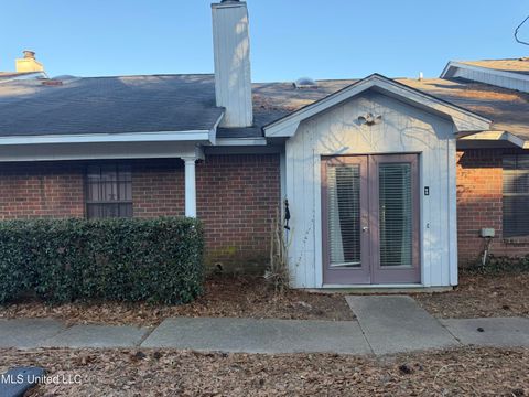 Townhouse For Sale - 928 Garvin Street<br/> Jackson, MS 39206