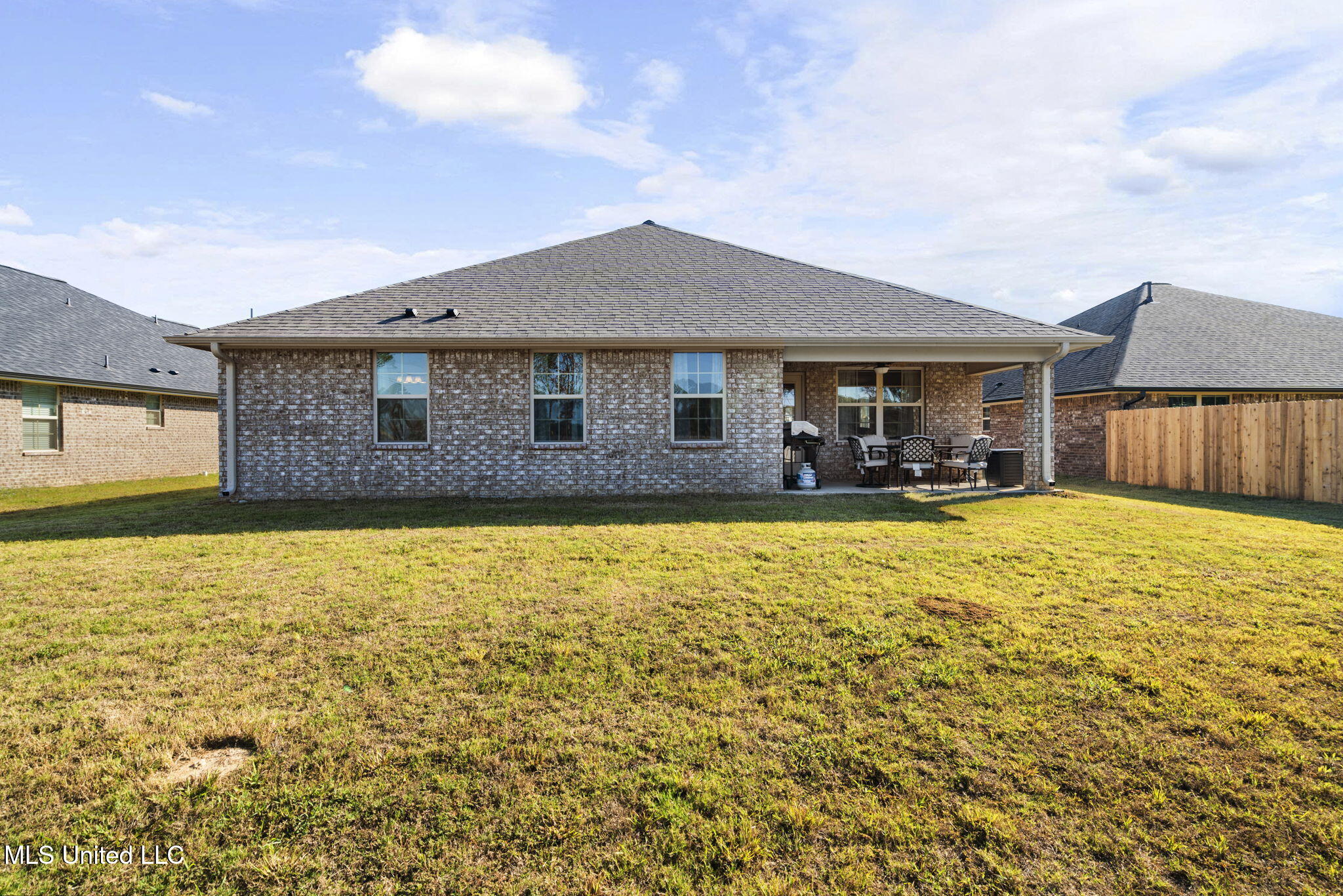 Southaven, Mississippi 38672, United States, 4 Bedrooms Bedrooms, ,2 BathroomsBathrooms,Residential,Active,219610