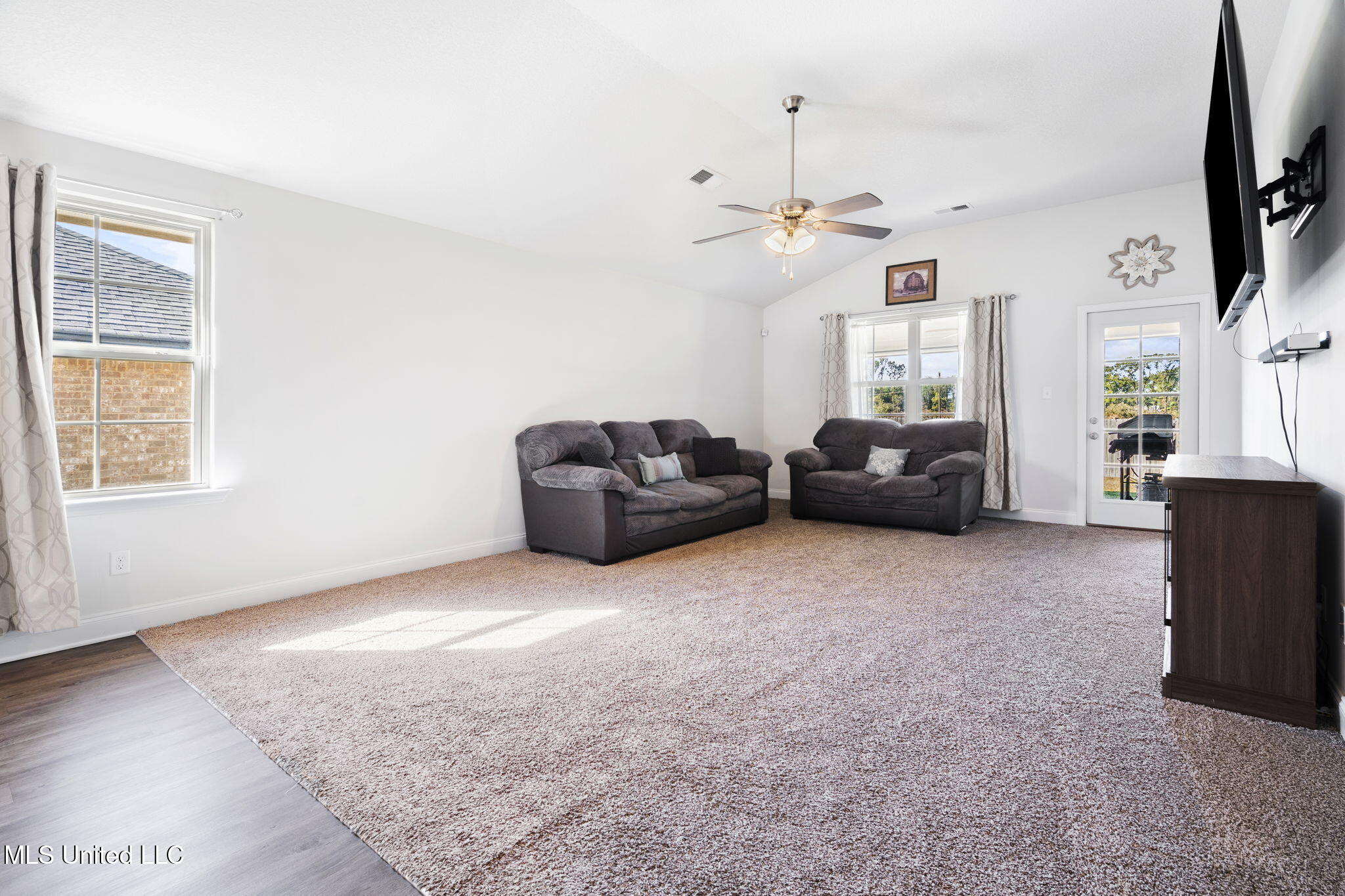 Southaven, Mississippi 38672, United States, 4 Bedrooms Bedrooms, ,2 BathroomsBathrooms,Residential,Active,219610