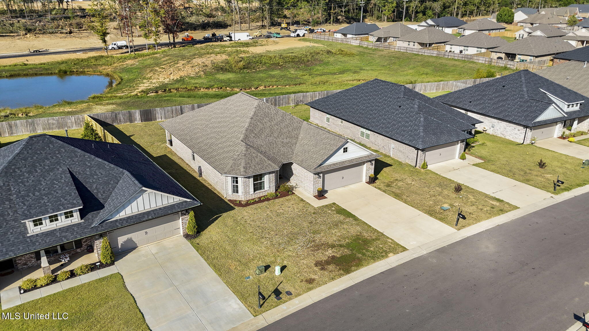 Southaven, Mississippi 38672, United States, 4 Bedrooms Bedrooms, ,2 BathroomsBathrooms,Residential,Active,219610