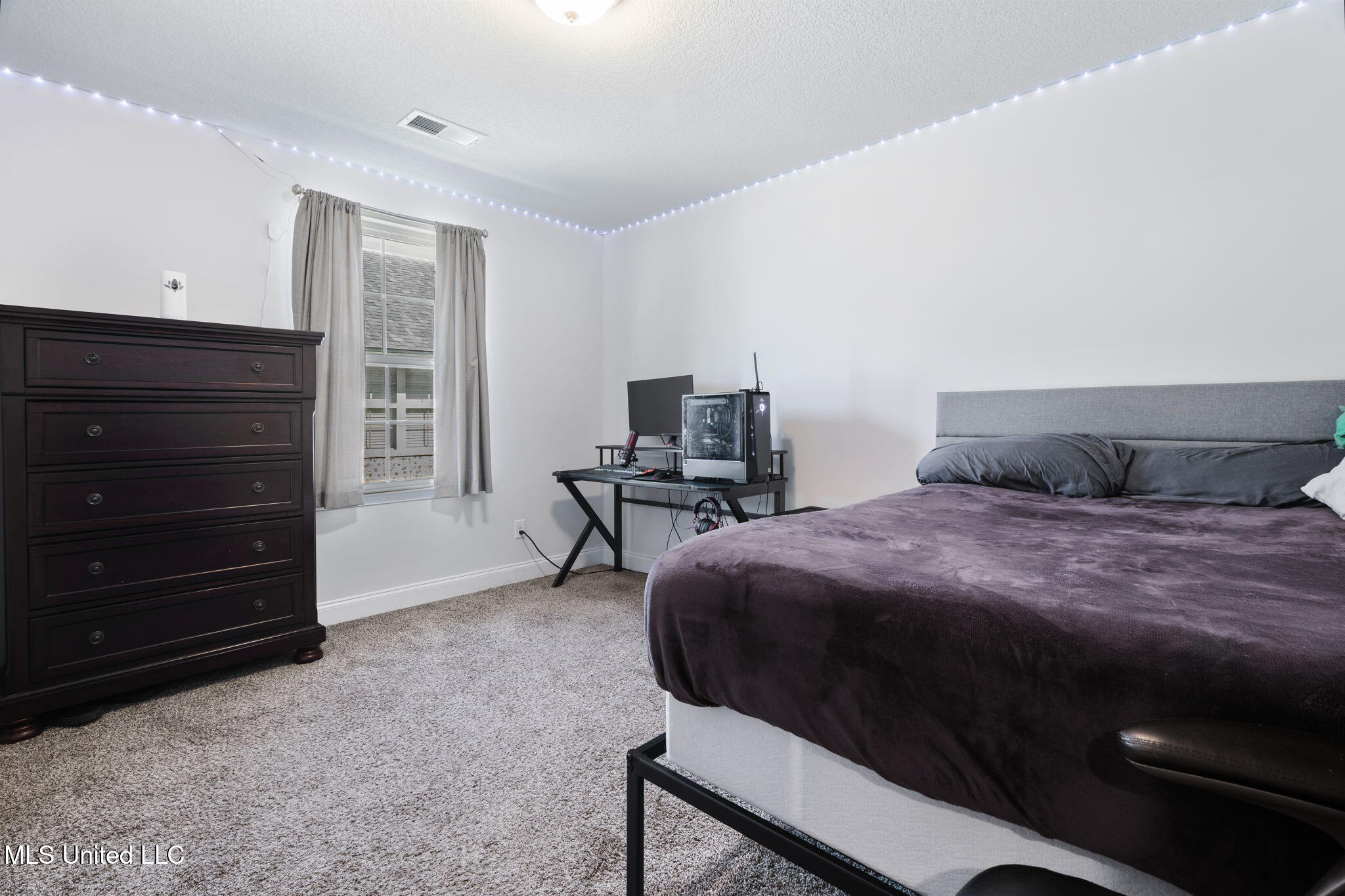 Southaven, Mississippi 38672, United States, 4 Bedrooms Bedrooms, ,2 BathroomsBathrooms,Residential,Active,219610