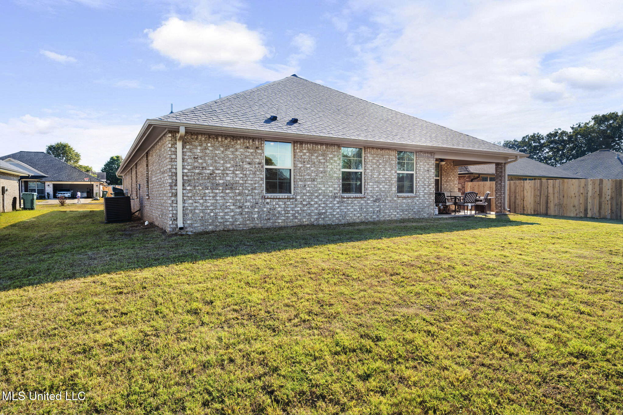 Southaven, Mississippi 38672, United States, 4 Bedrooms Bedrooms, ,2 BathroomsBathrooms,Residential,Active,219610