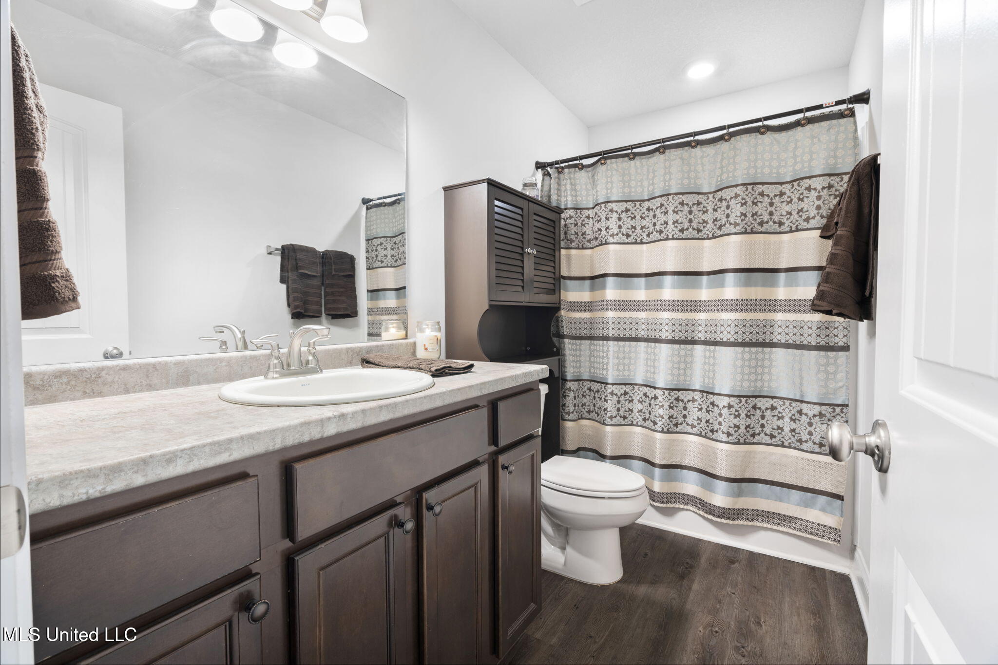 Southaven, Mississippi 38672, United States, 4 Bedrooms Bedrooms, ,2 BathroomsBathrooms,Residential,Active,219610