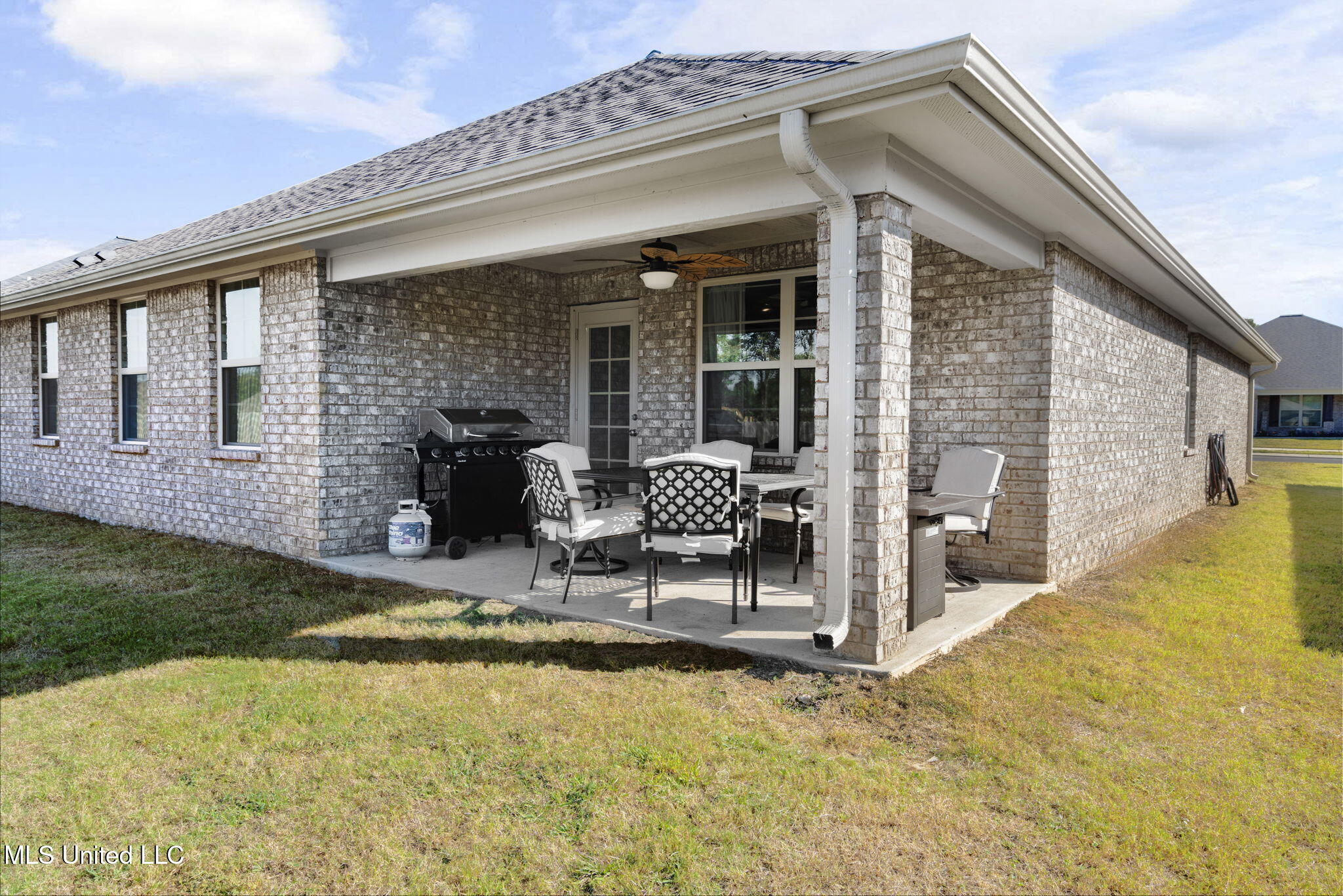 Southaven, Mississippi 38672, United States, 4 Bedrooms Bedrooms, ,2 BathroomsBathrooms,Residential,Active,219610