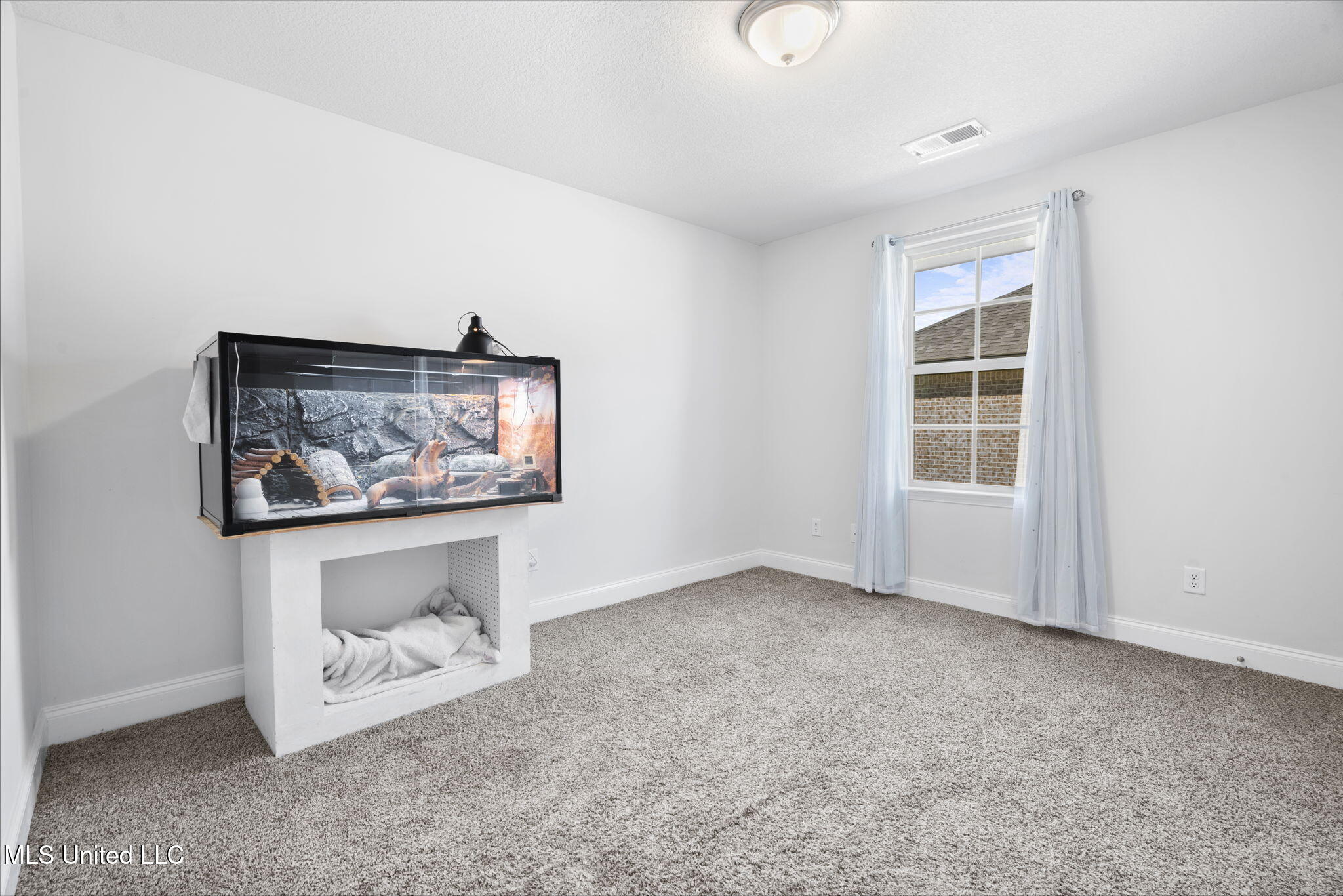 Southaven, Mississippi 38672, United States, 4 Bedrooms Bedrooms, ,2 BathroomsBathrooms,Residential,Active,219610