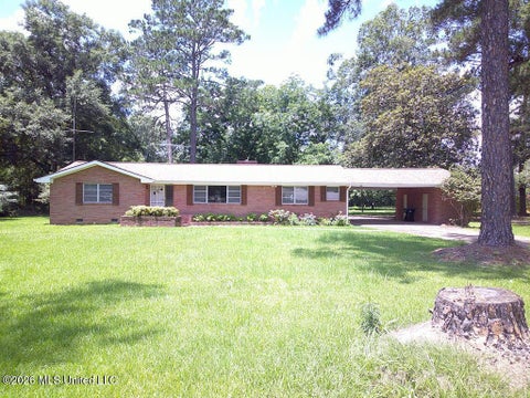 Homes For Sale - 908 F E Sellers Highway<br/> Monticello, MS 39654