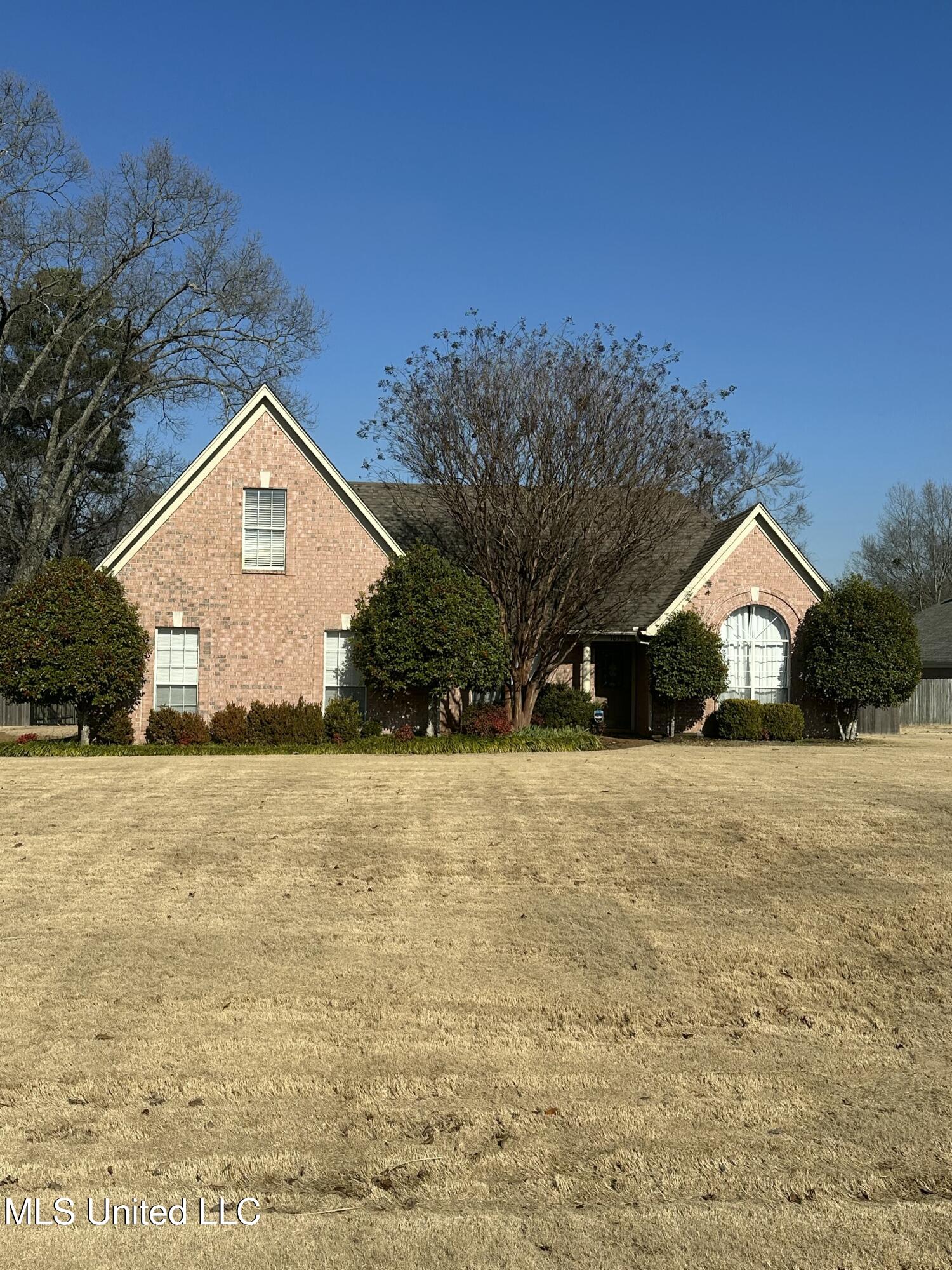 10394 Loftin Drive, Olive Branch, Mississippi image 1