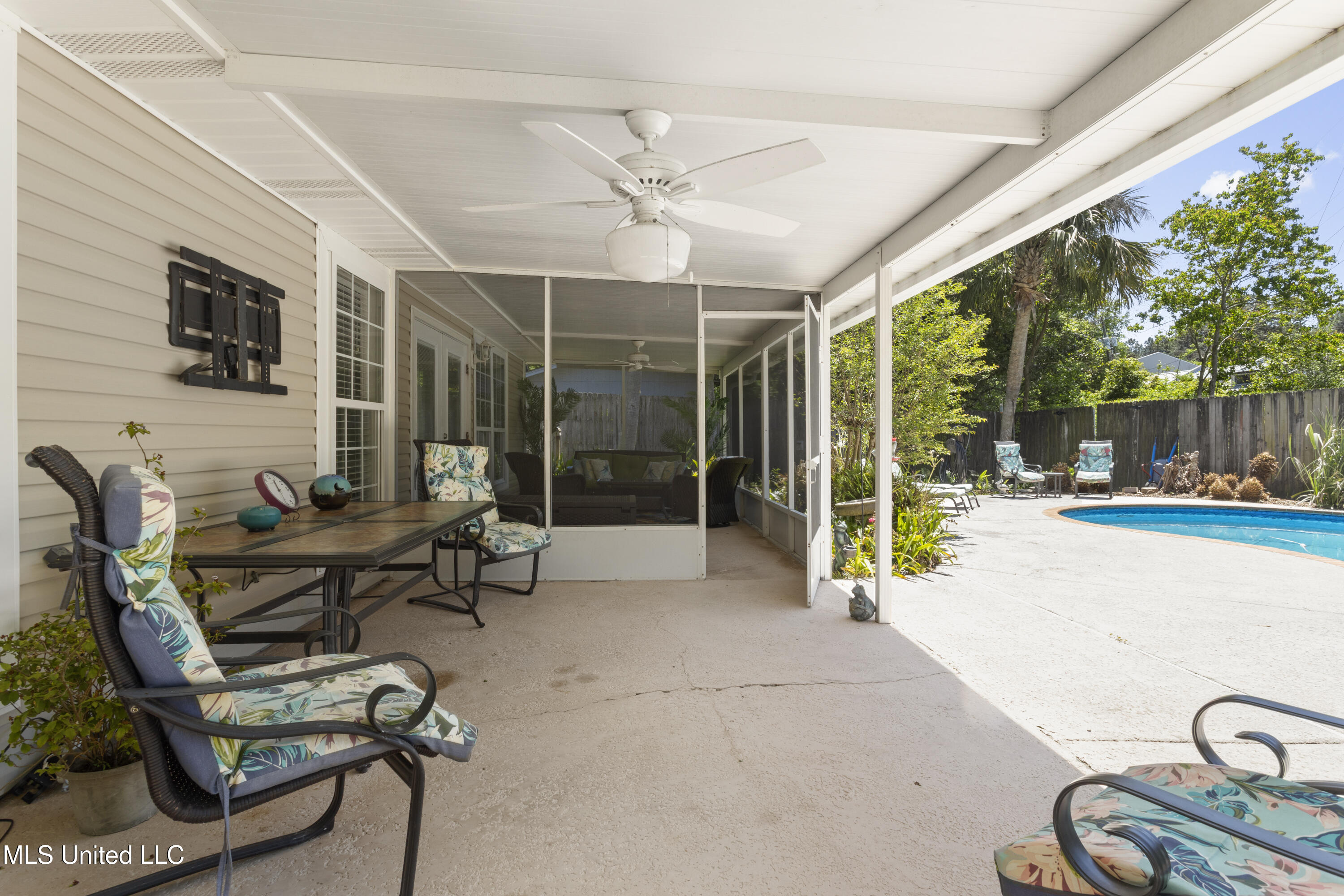 2637 Valleywood Drive, Gautier, Mississippi image 21