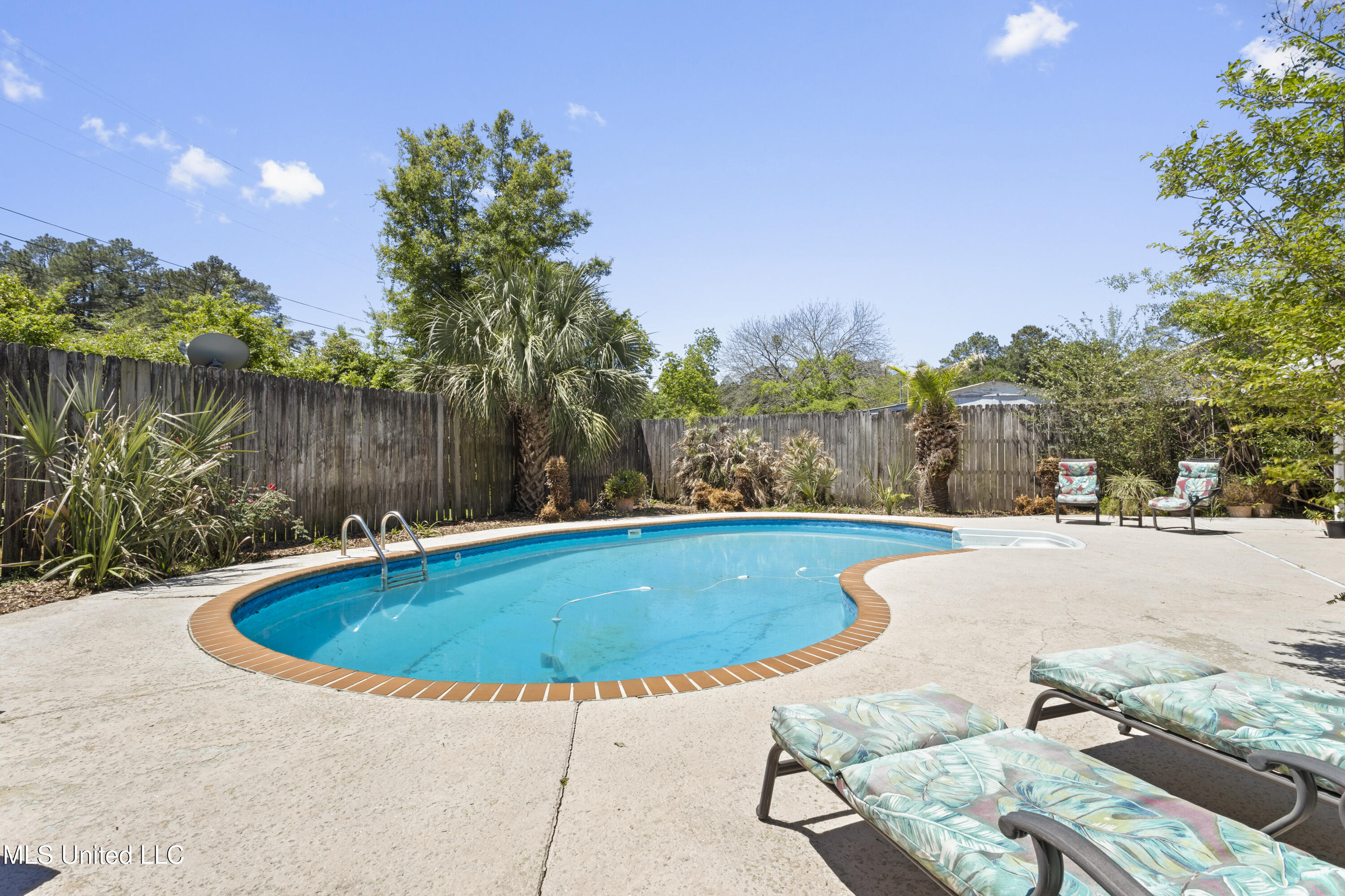 2637 Valleywood Drive, Gautier, Mississippi image 24