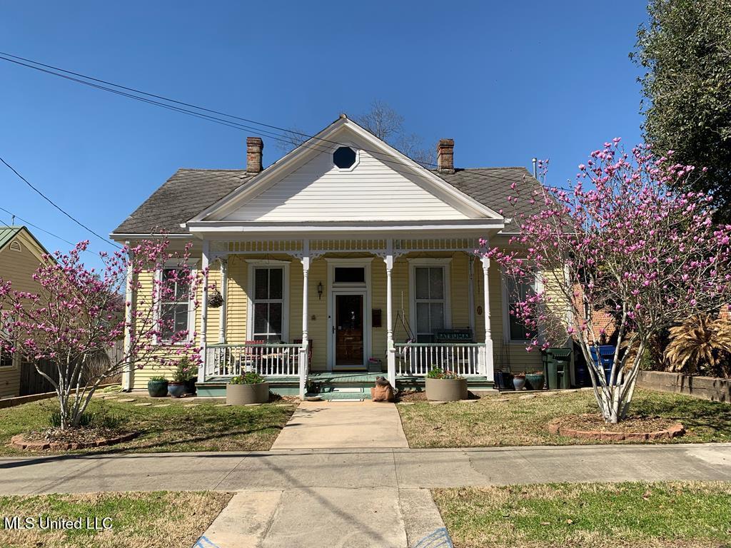 104 St. Charles Avenue, Natchez, Mississippi image 1