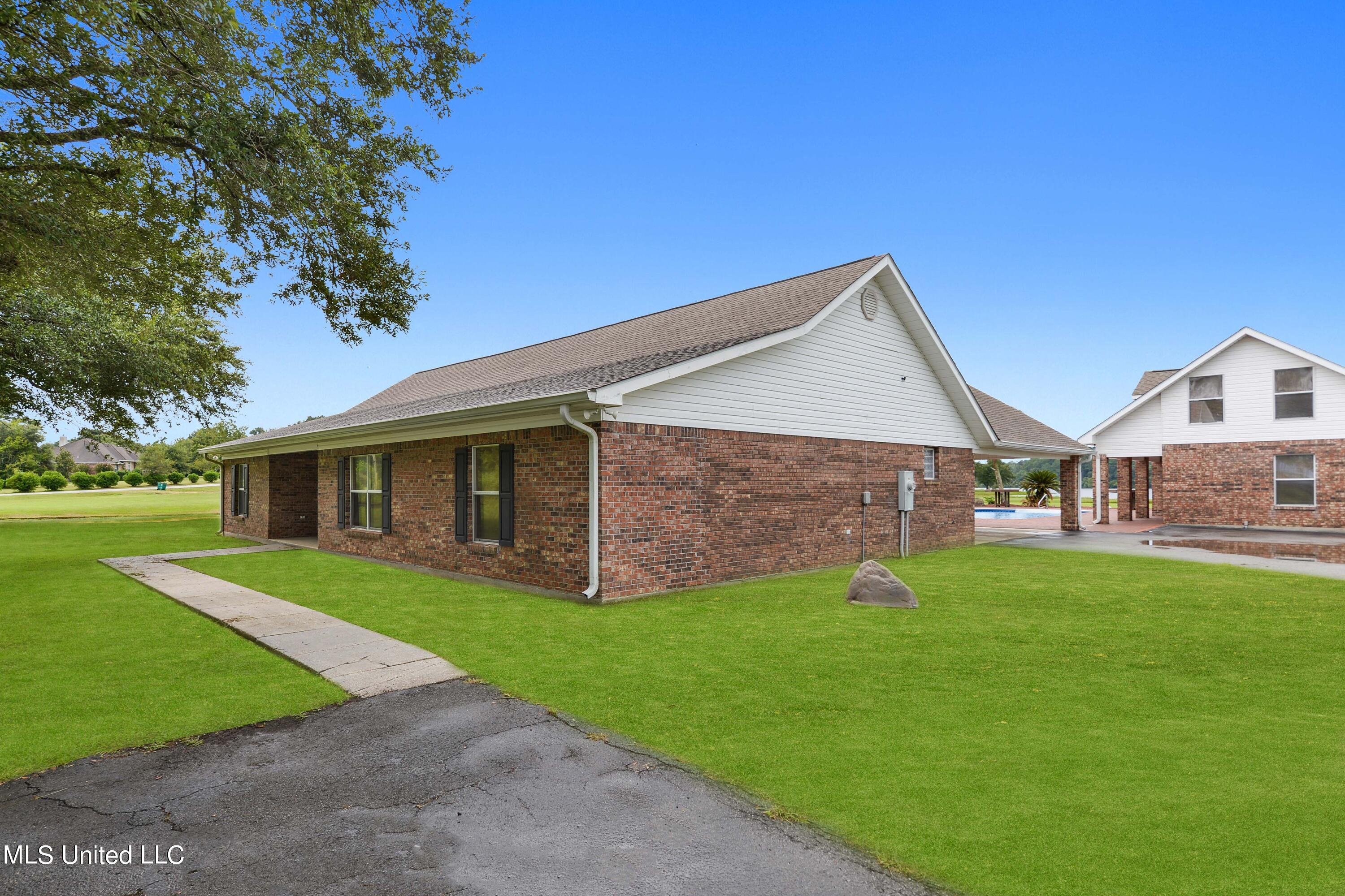 16393 Aura Drive, Gulfport, Mississippi image 3