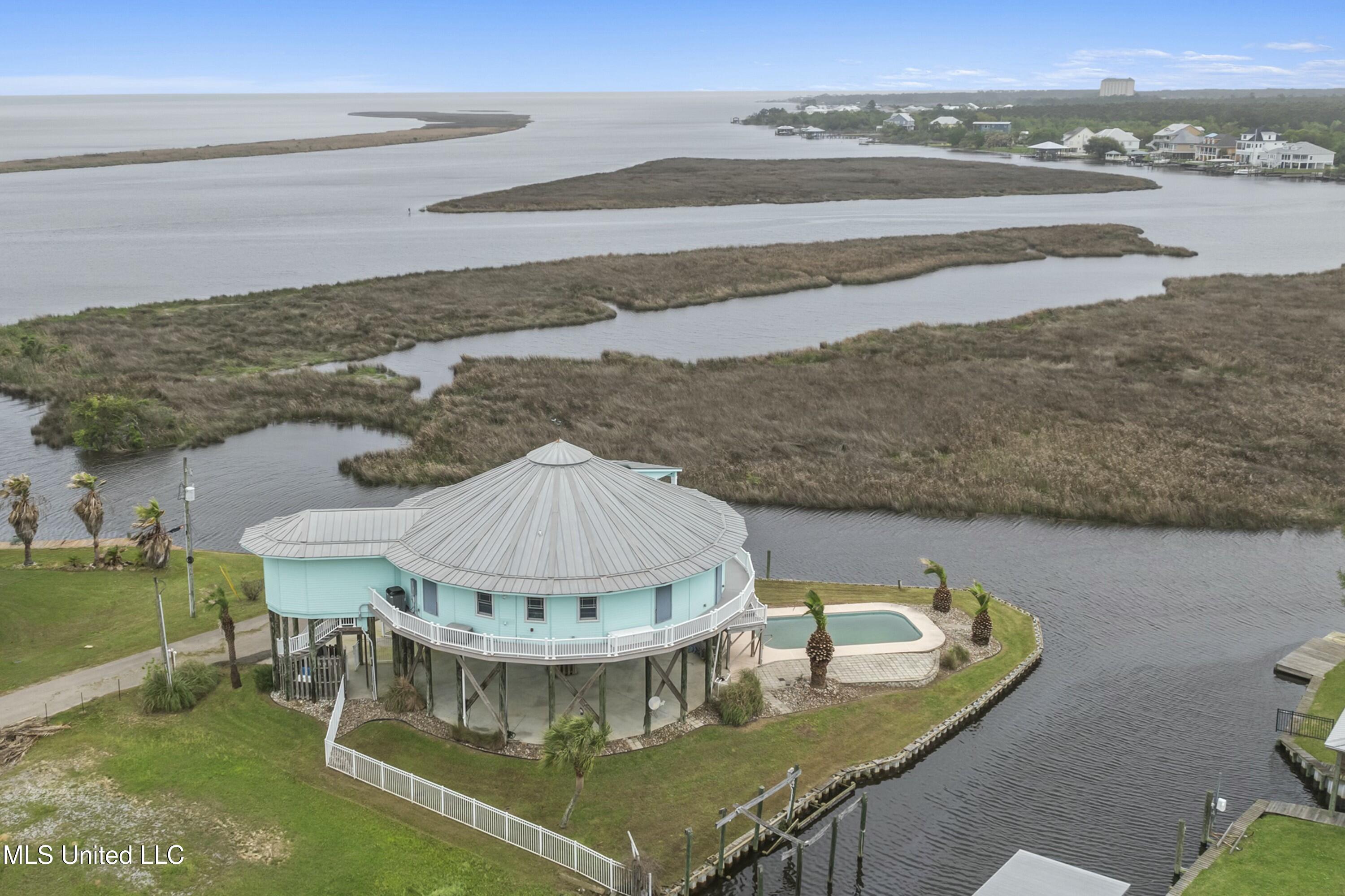 141 Janelle Drive, Bay Saint Louis, Mississippi image 4