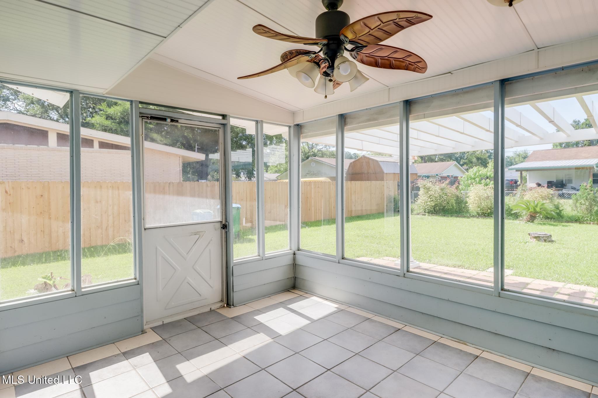 2802 Ridgewood Avenue, Pascagoula, Mississippi image 25