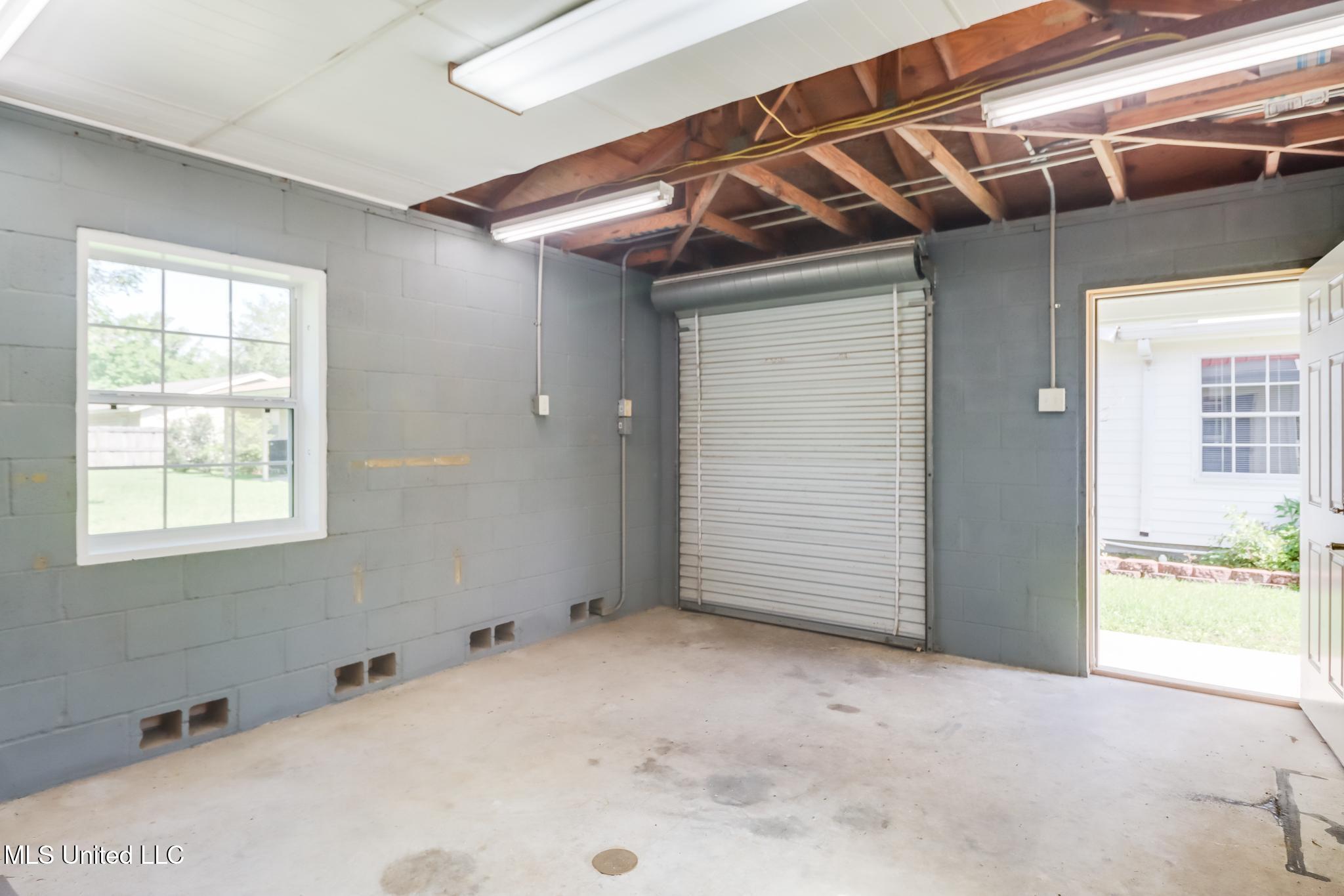 2802 Ridgewood Avenue, Pascagoula, Mississippi image 28