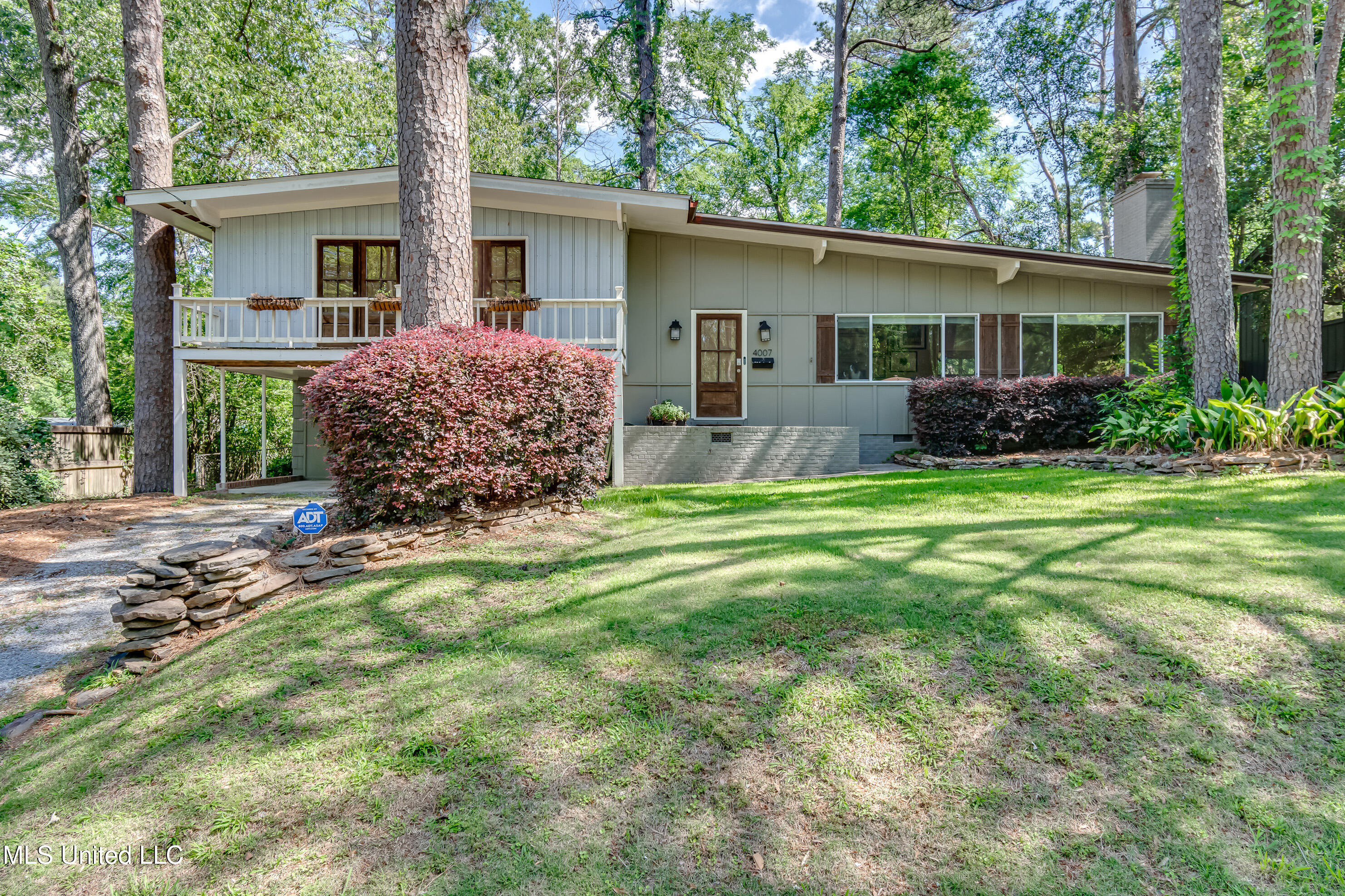 4007 Berkley Drive, Jackson, Mississippi image 4