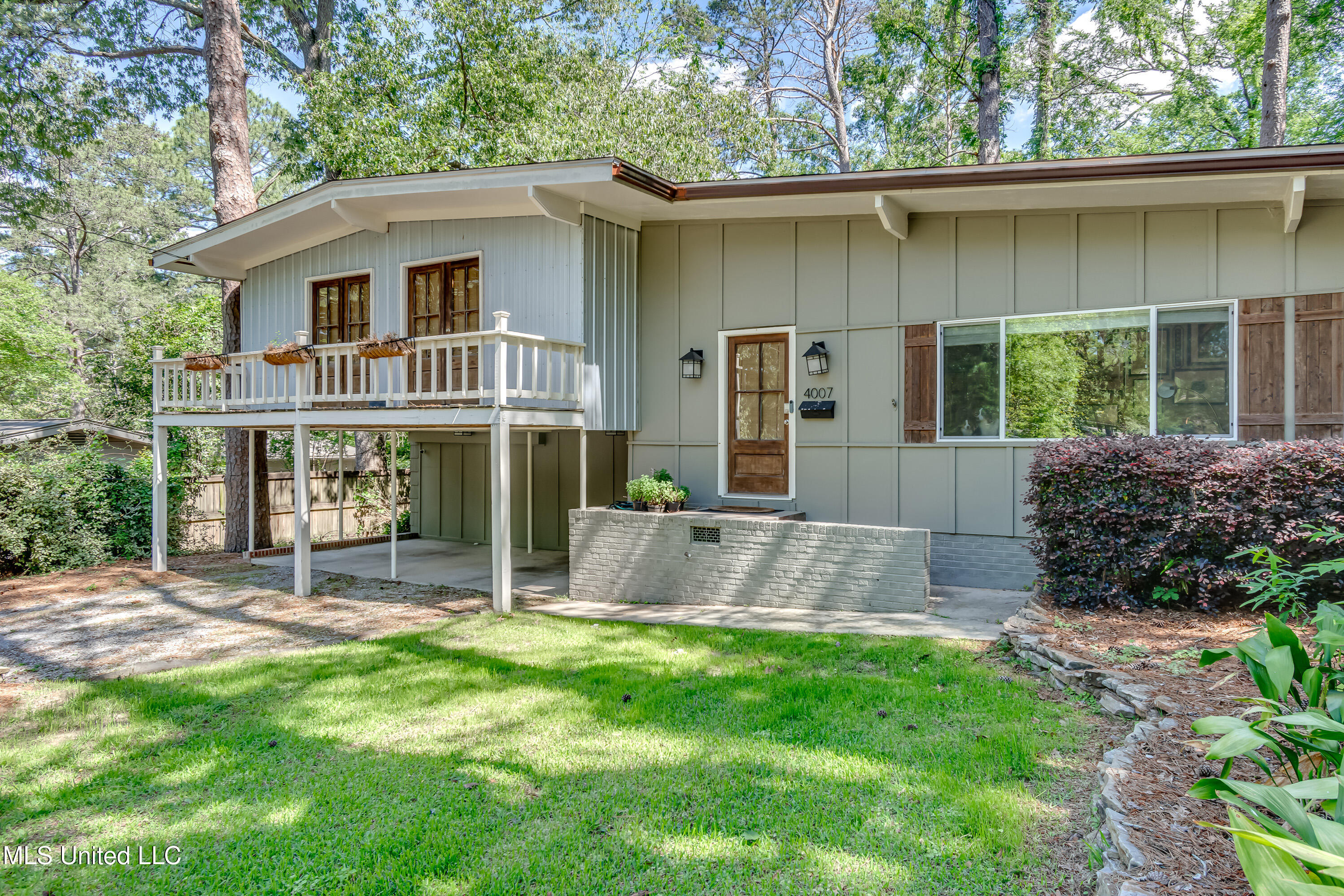 4007 Berkley Drive, Jackson, Mississippi image 1