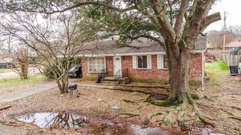 Homes For Sale - 516 Kelli Avenue<br/> Belzoni, MS 39038