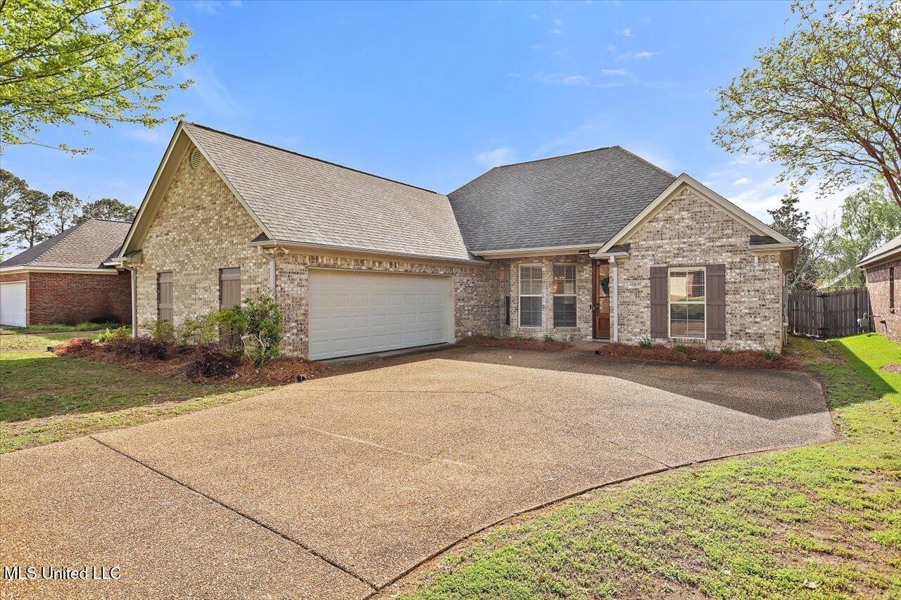 906 Starboard Court, Brandon, Mississippi image 2