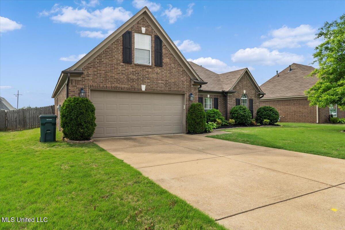 8371 Pinnacle Drive, Southaven, Mississippi image 3