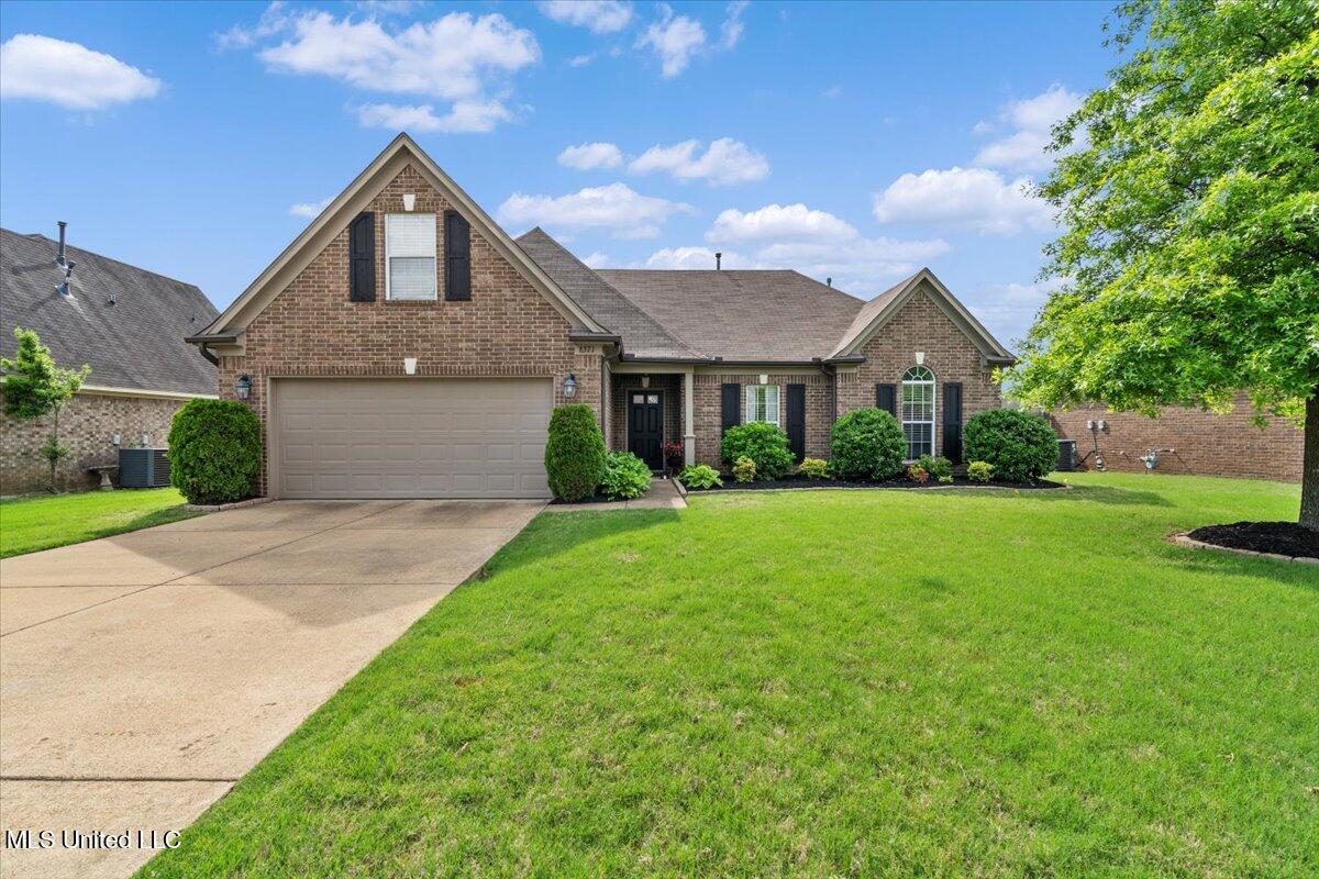 8371 Pinnacle Drive, Southaven, Mississippi image 1