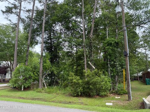 Vacant Land For Sale - 834 Analii Street<br/> Hancock County, Diamondhead, MS 39525