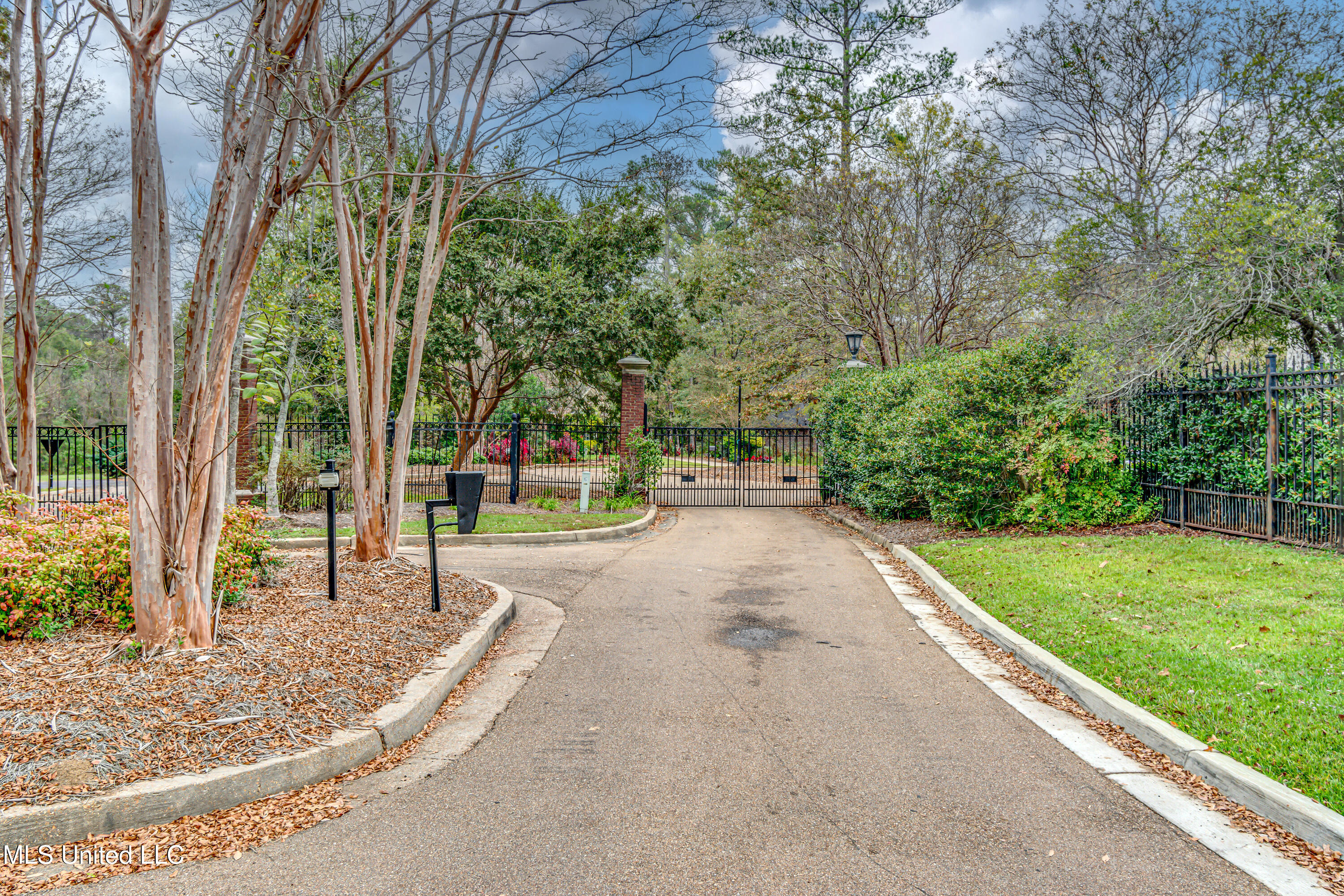 749 Oakmont Parkway, Ridgeland, Mississippi image 2