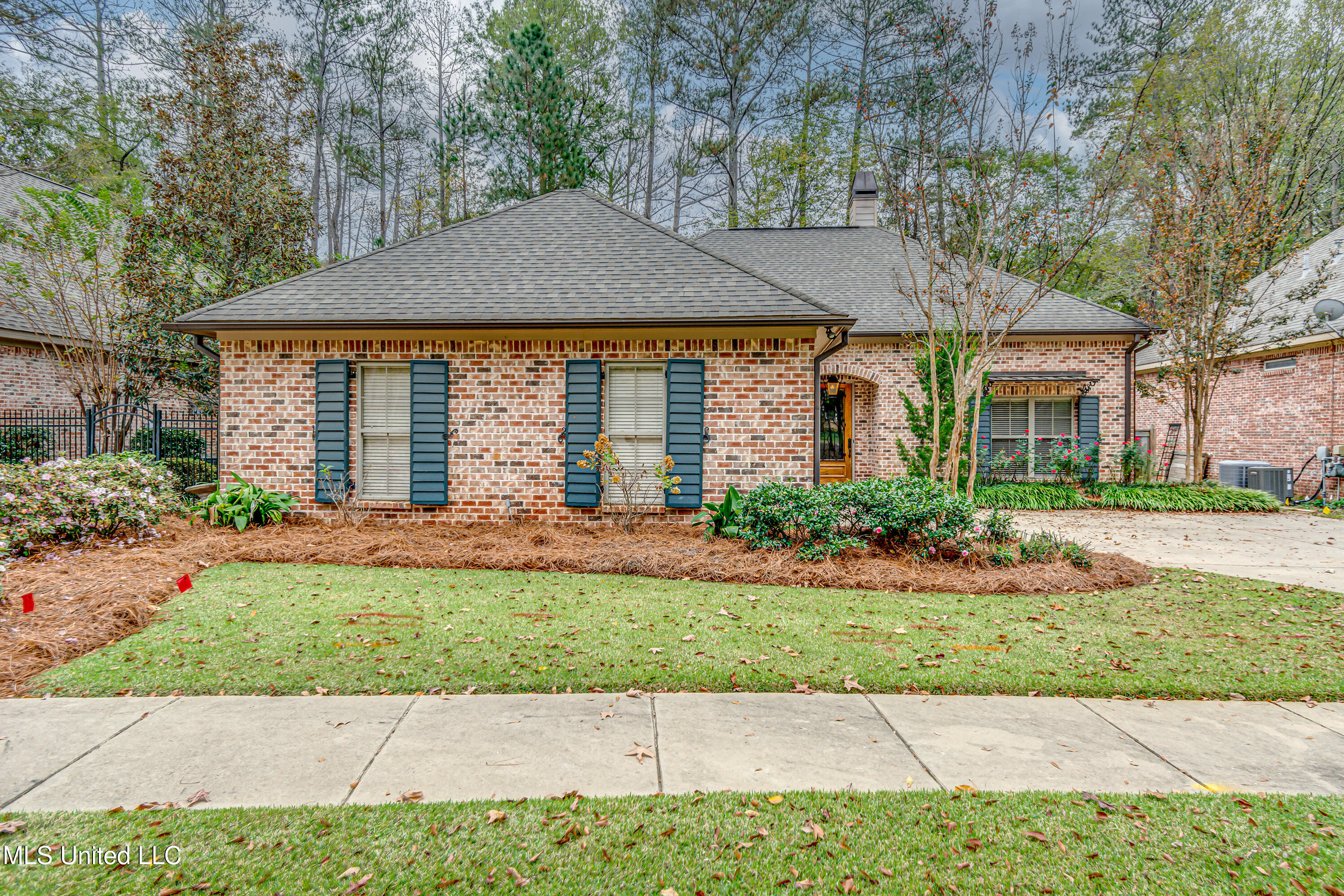 749 Oakmont Parkway, Ridgeland, Mississippi image 1