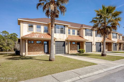 Townhouse For Sale - 21231231 Capri Place<br/> Ocean Springs, MS 39564
