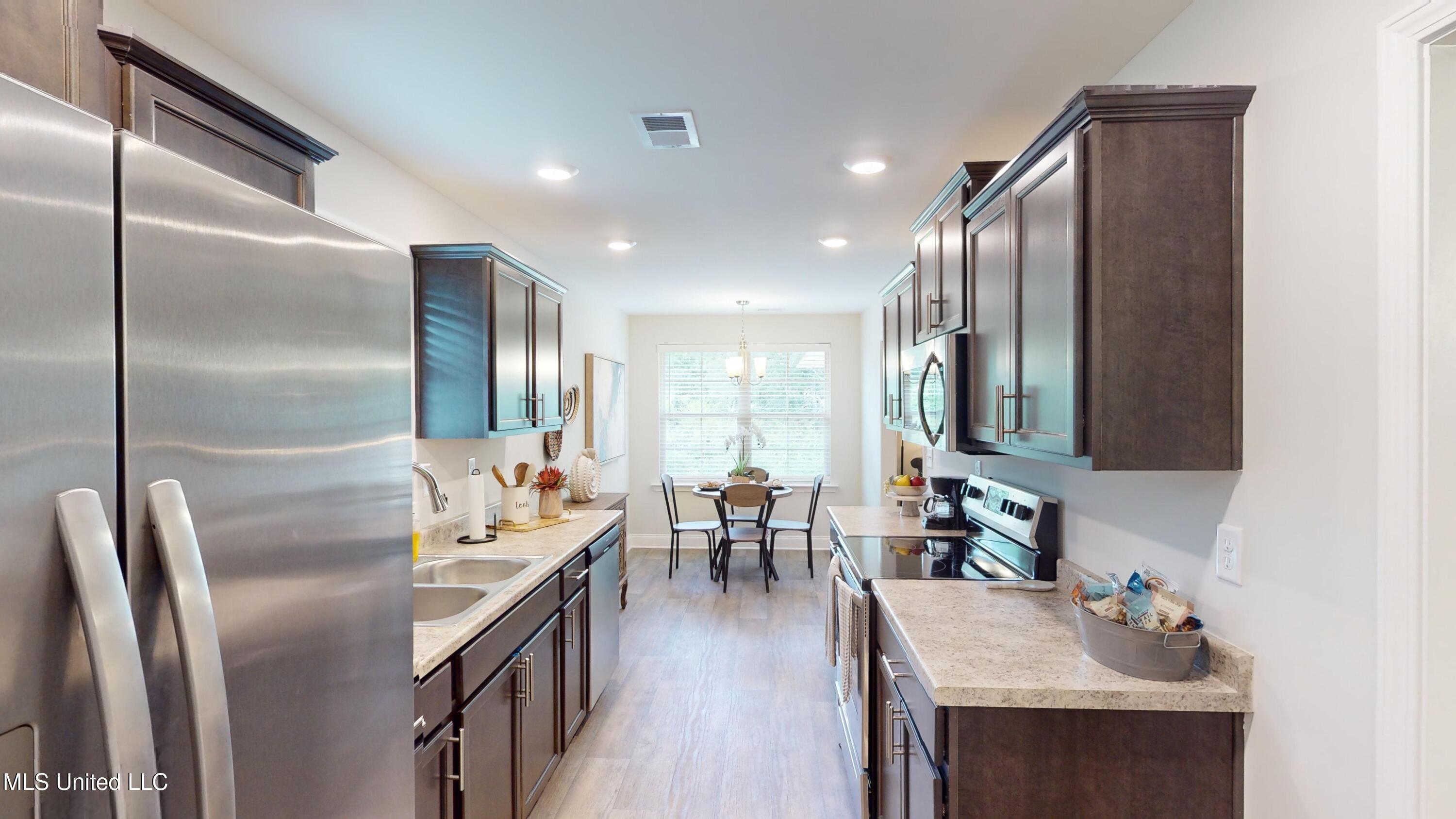 7913 Gardendale Drive, Olive Branch, Mississippi image 19