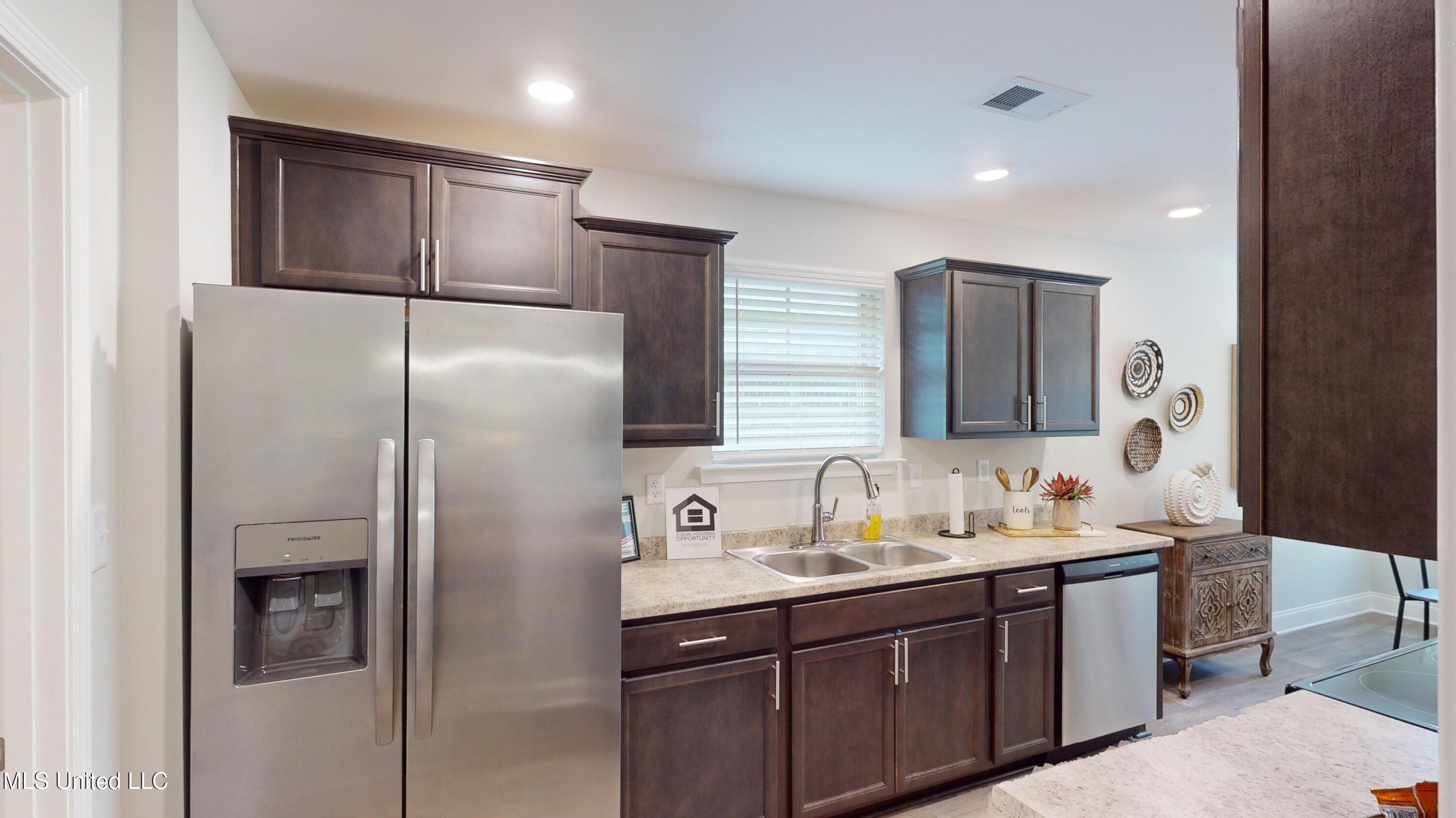 7913 Gardendale Drive, Olive Branch, Mississippi image 18