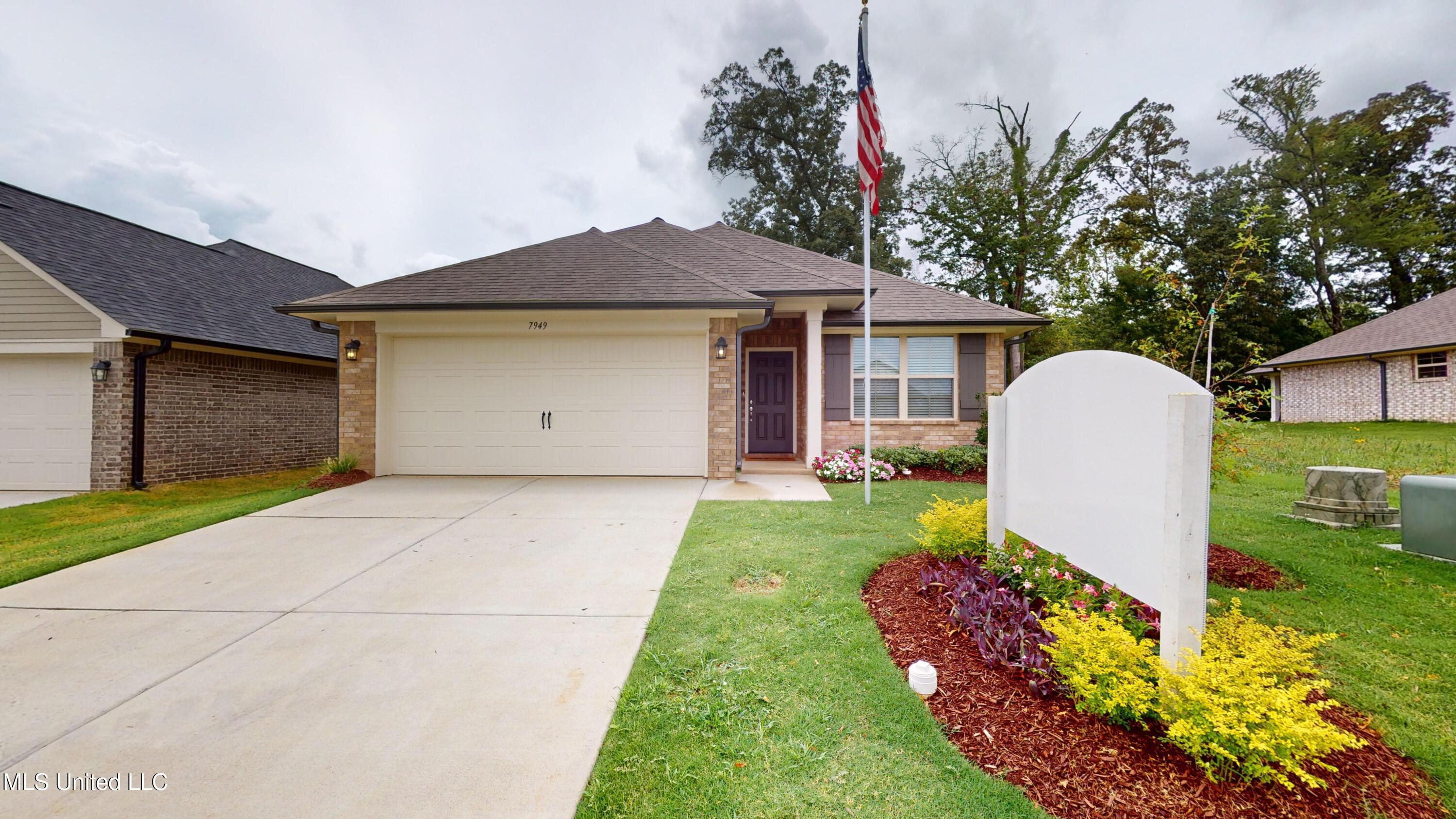 7913 Gardendale Drive, Olive Branch, Mississippi image 1