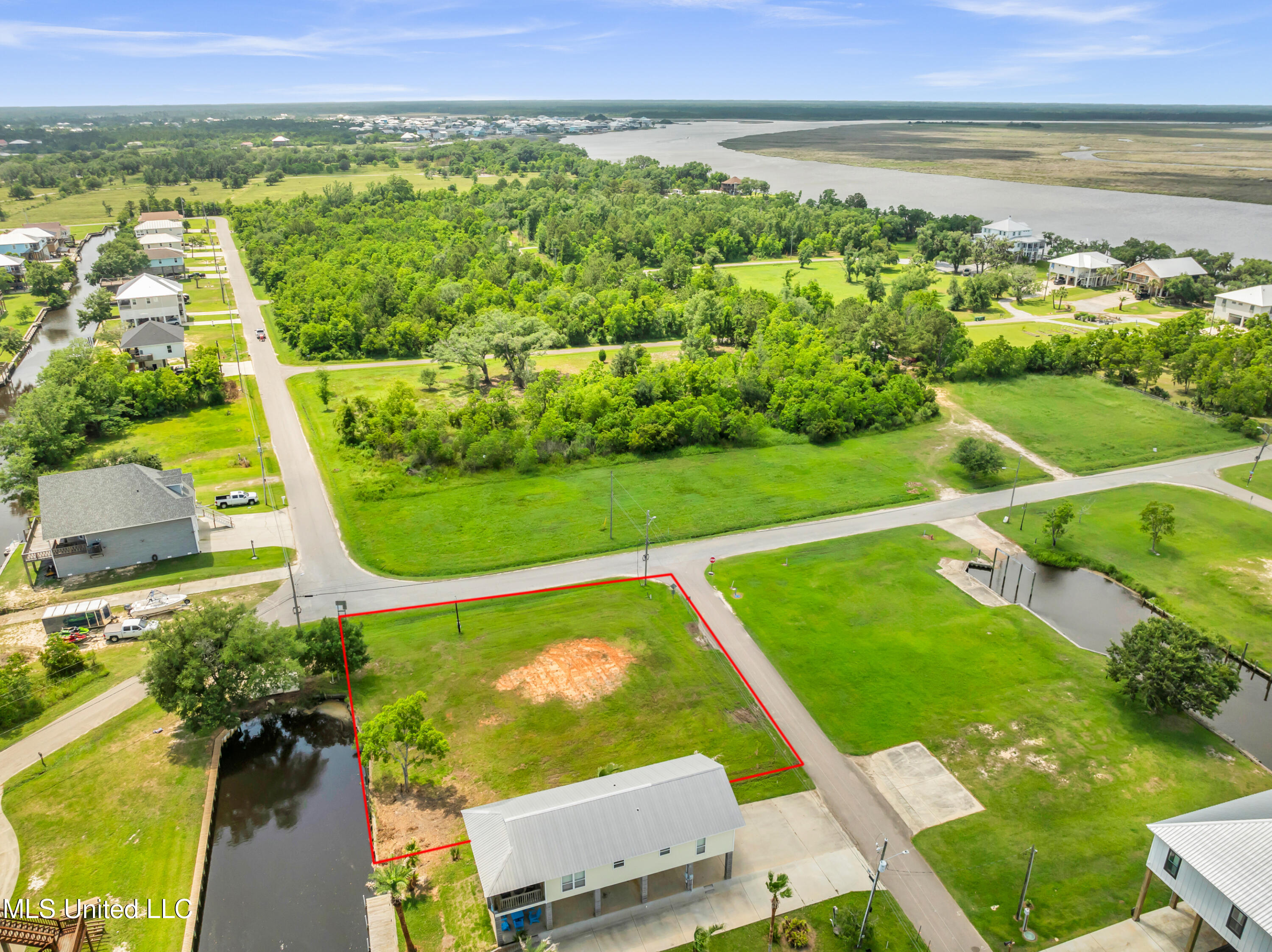 101 Edith Drive, Bay Saint Louis, Mississippi image 1