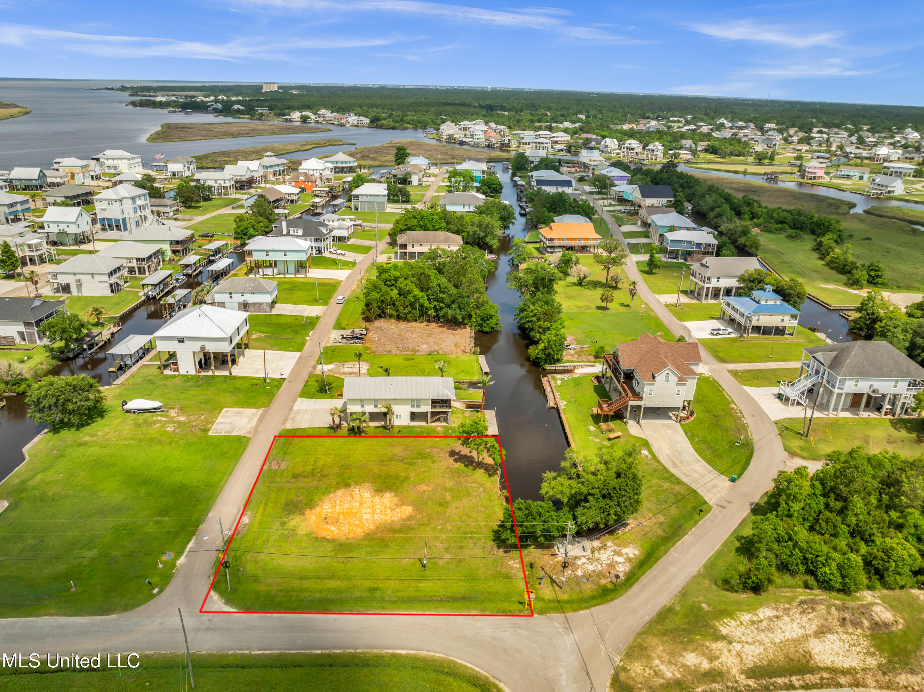 101 Edith Drive, Bay Saint Louis, Mississippi image 3