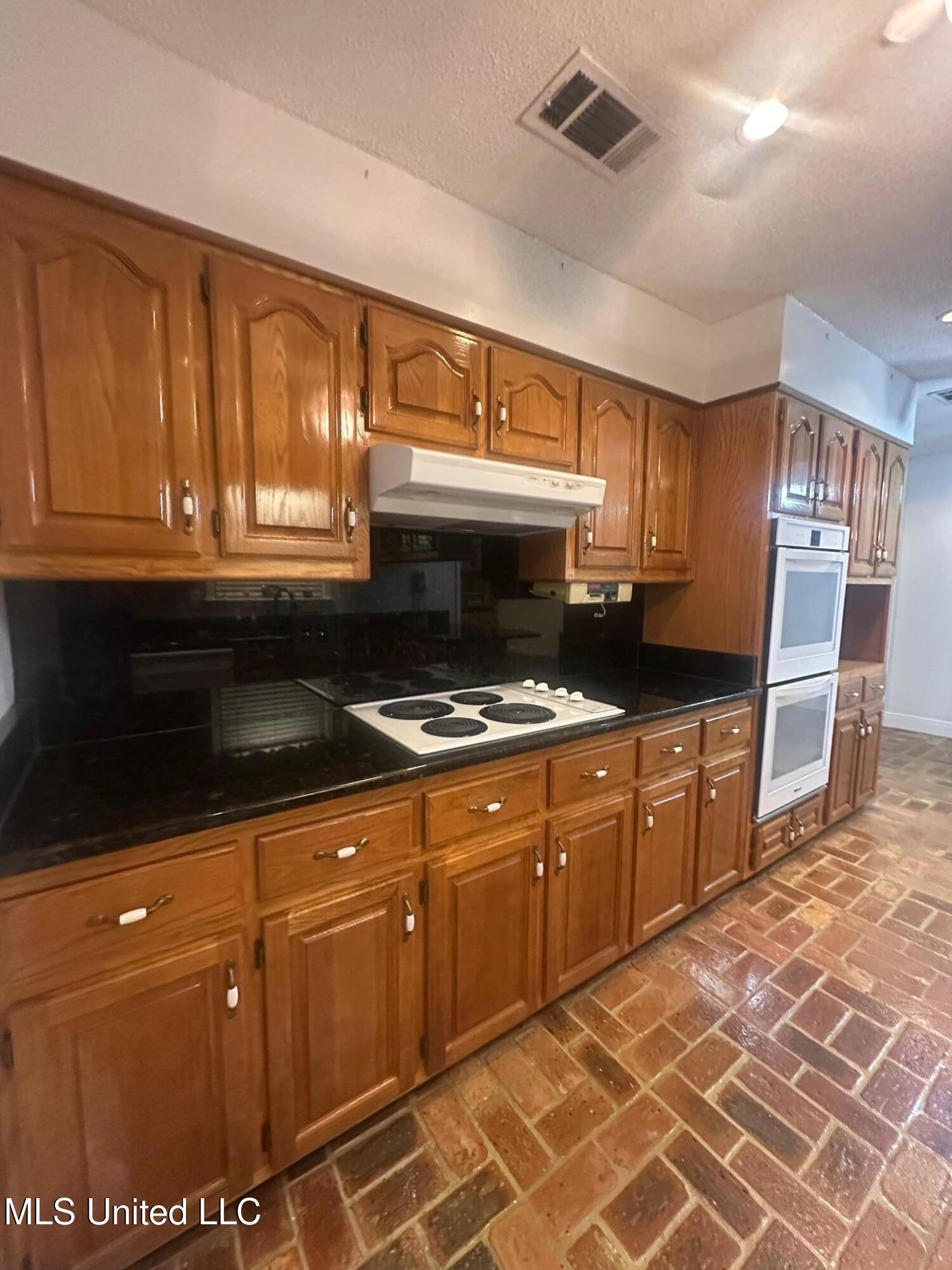 6709 Caraway Road, Moss Point, Mississippi image 33